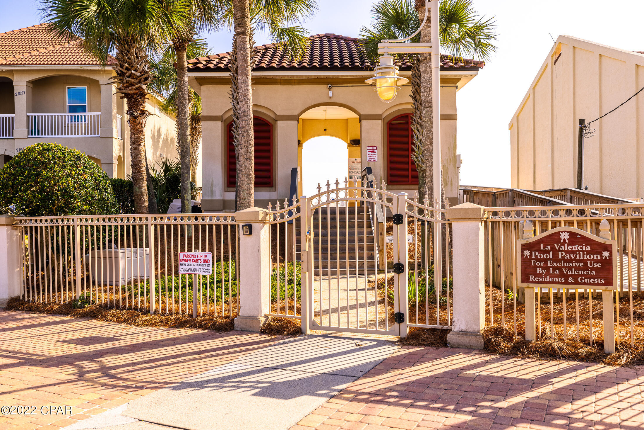 La Valencia Beach Resort - Land