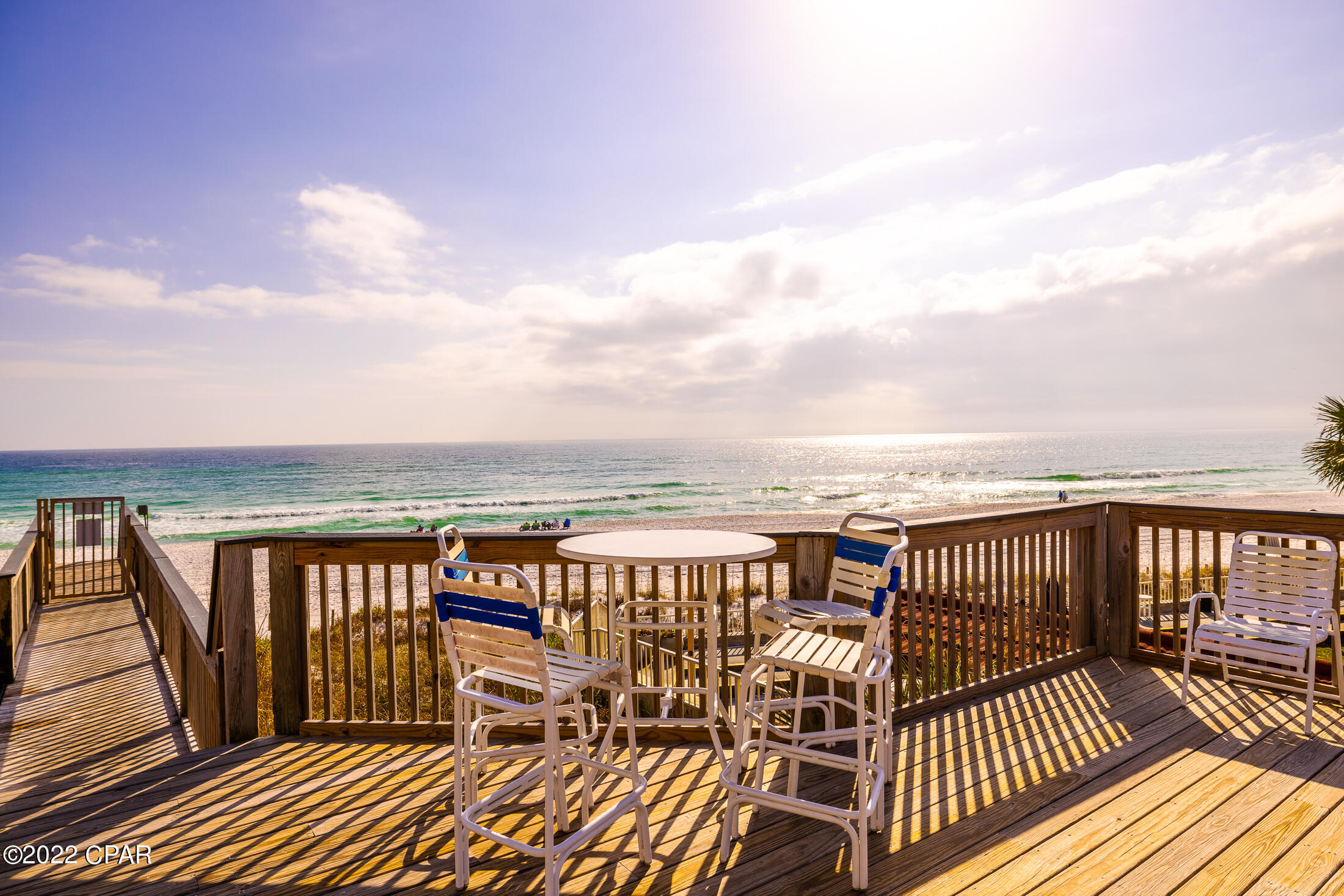 La Valencia Beach Resort - Land