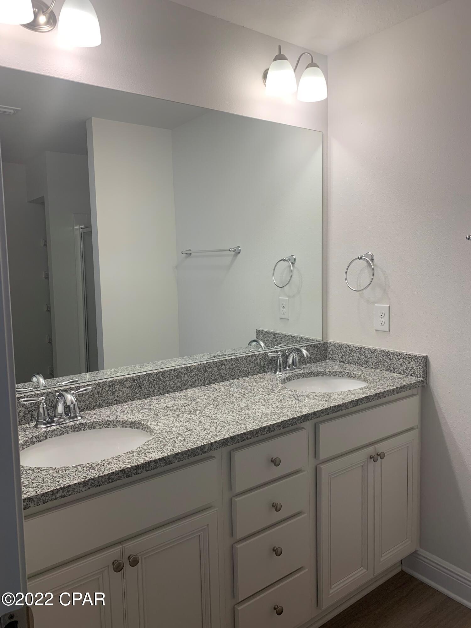 Hathaway Townhomes - Residential Lease