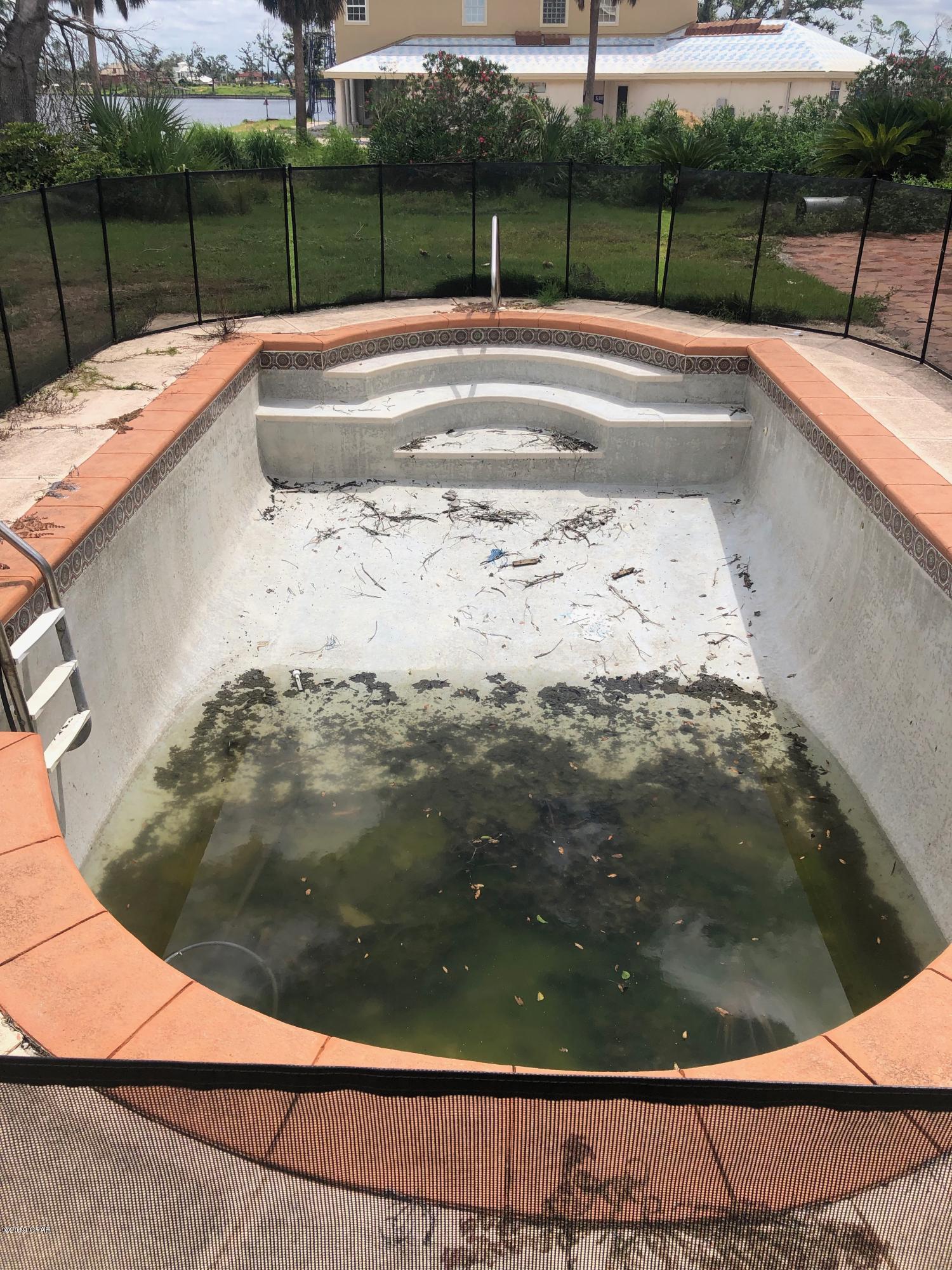 Tropical Bay - Residential