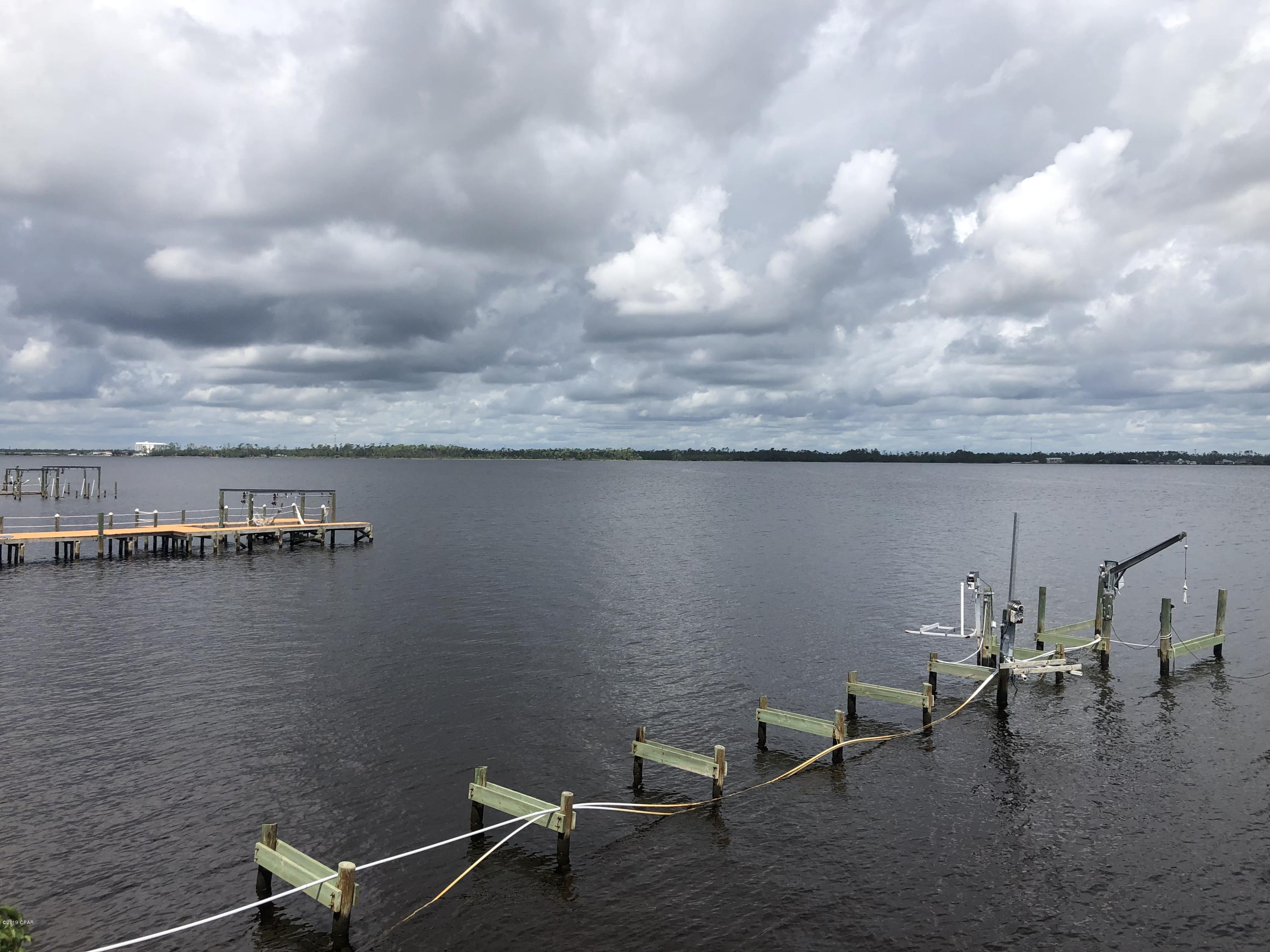 Tropical Bay - Residential