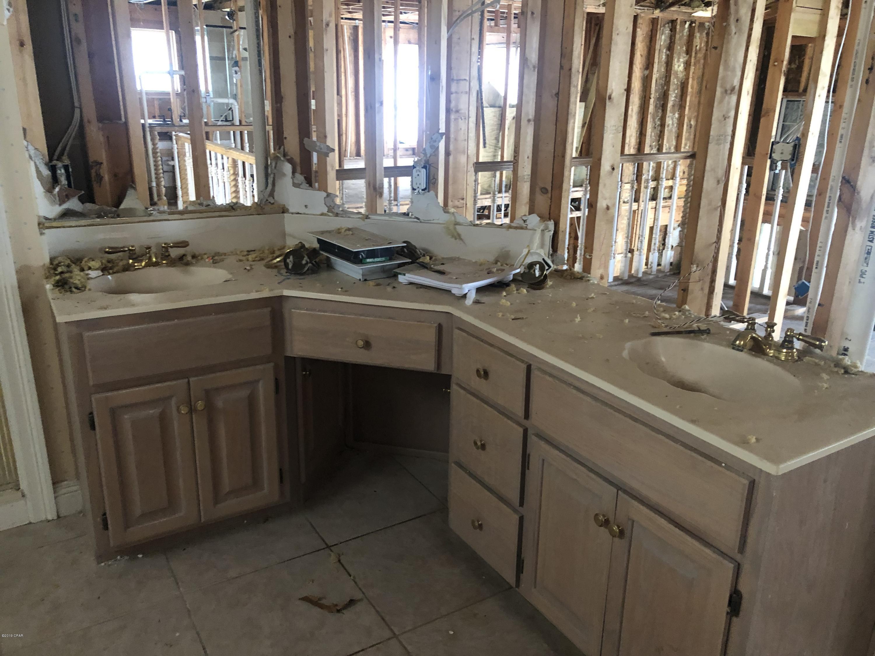 Tropical Bay - Residential