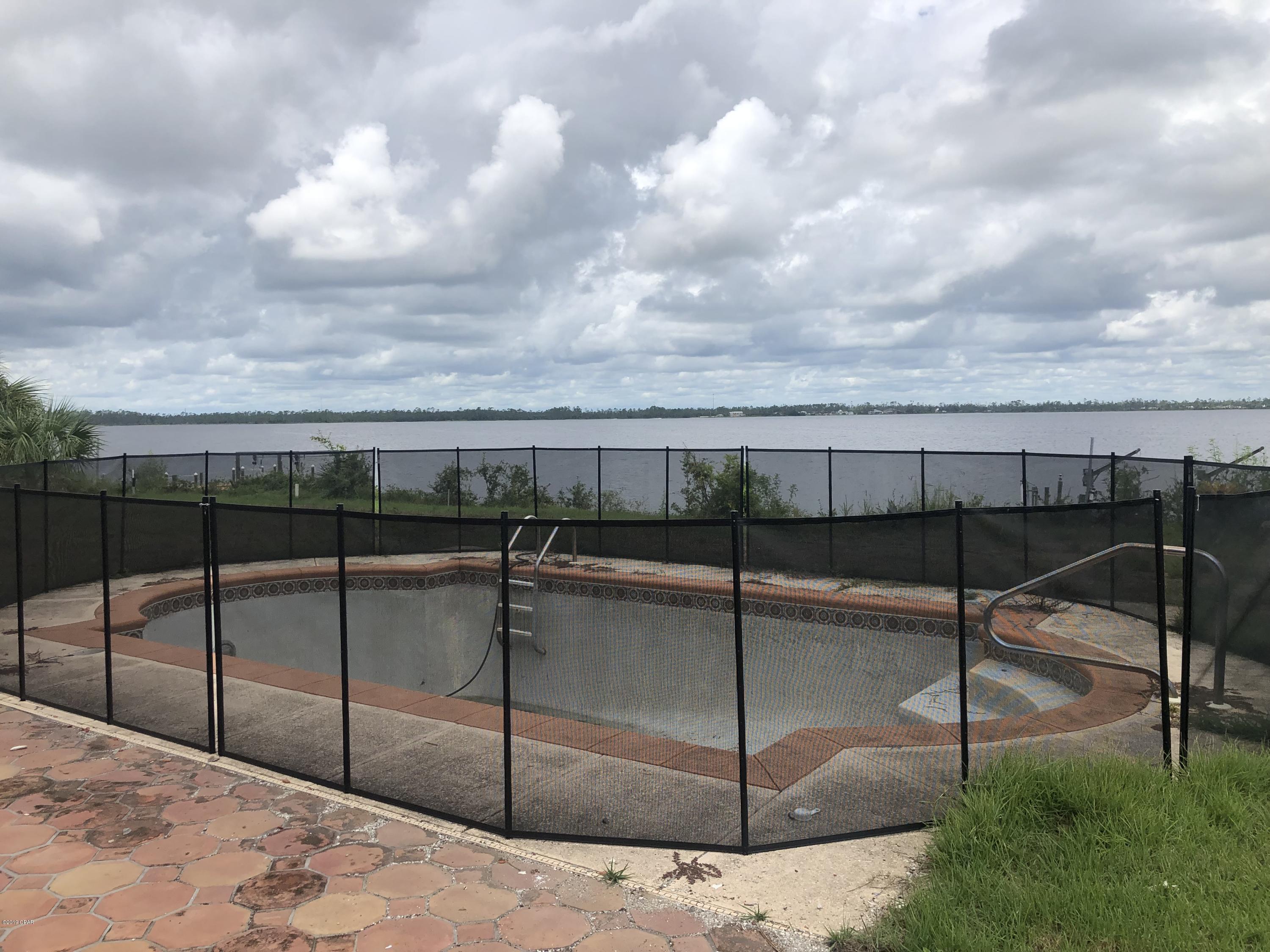 Tropical Bay - Residential