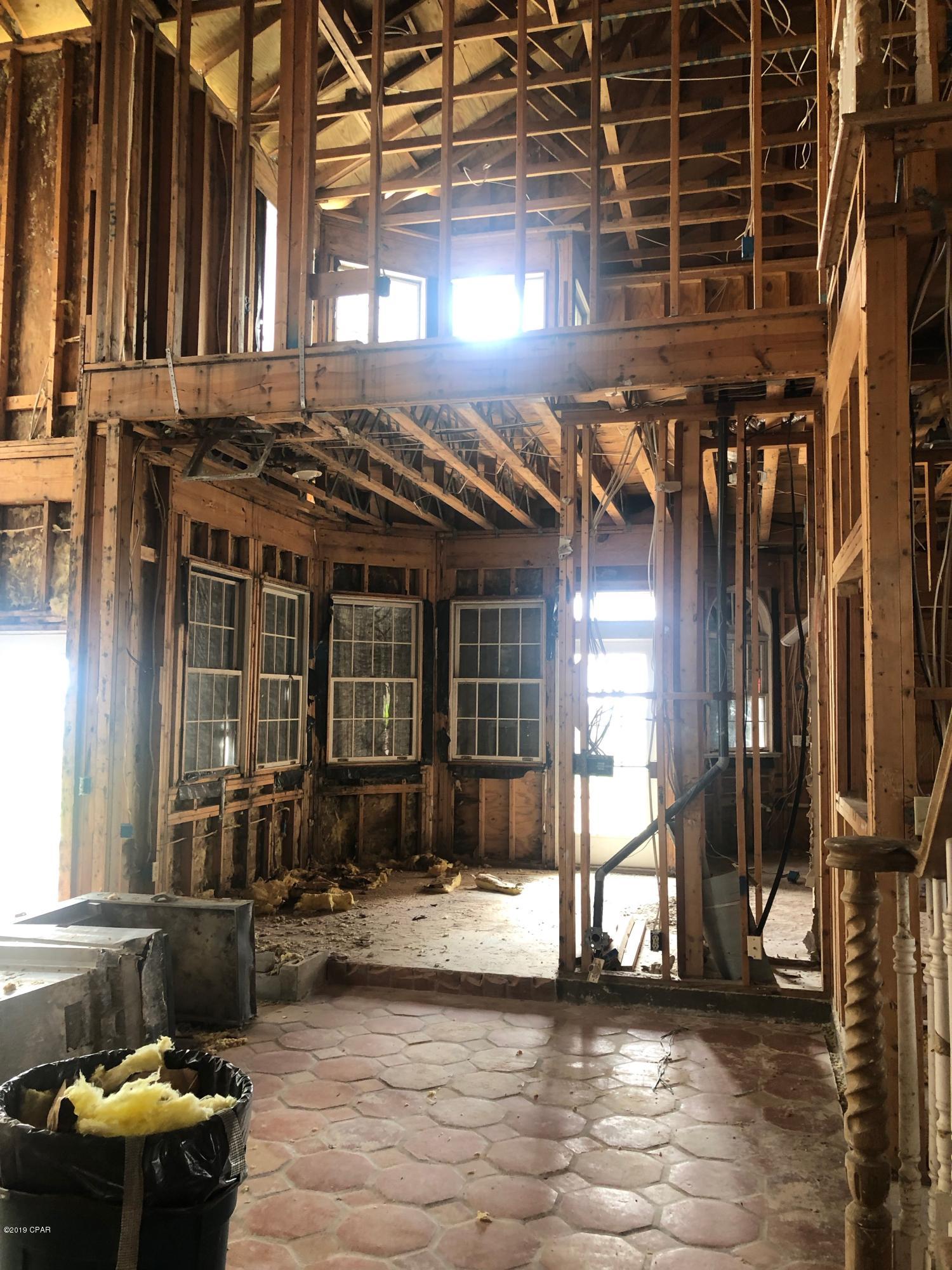 Tropical Bay - Residential