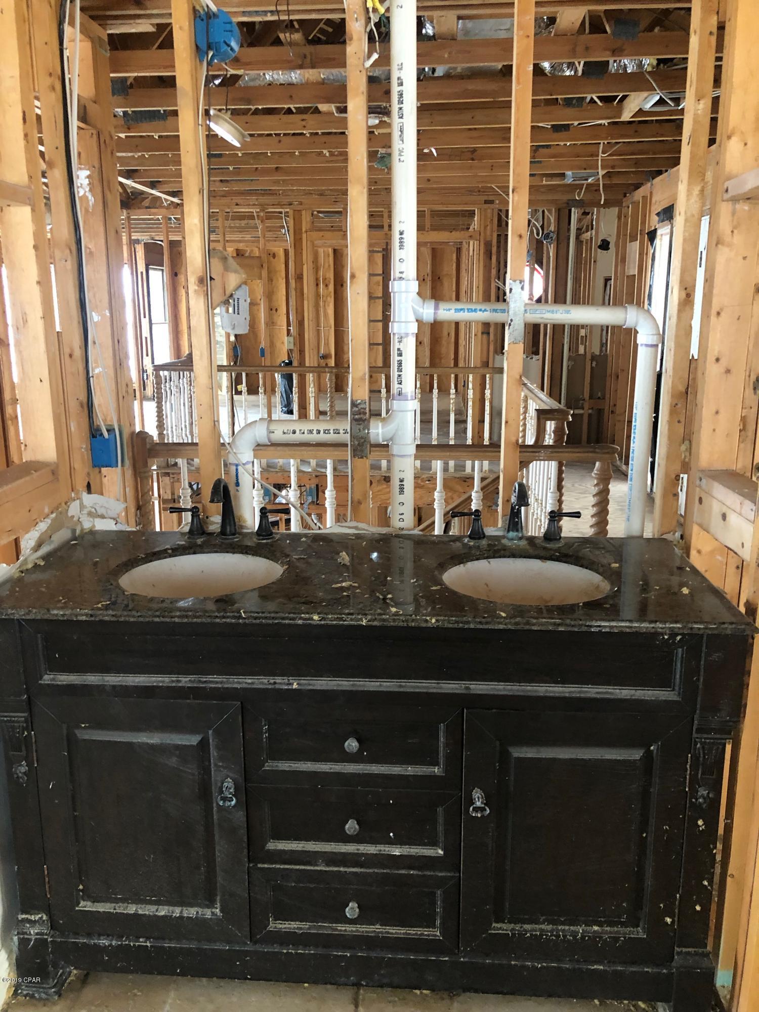 Tropical Bay - Residential