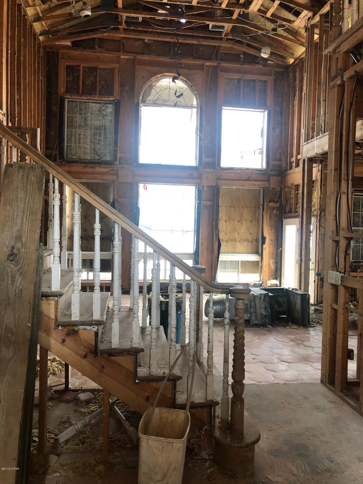 Tropical Bay - Residential