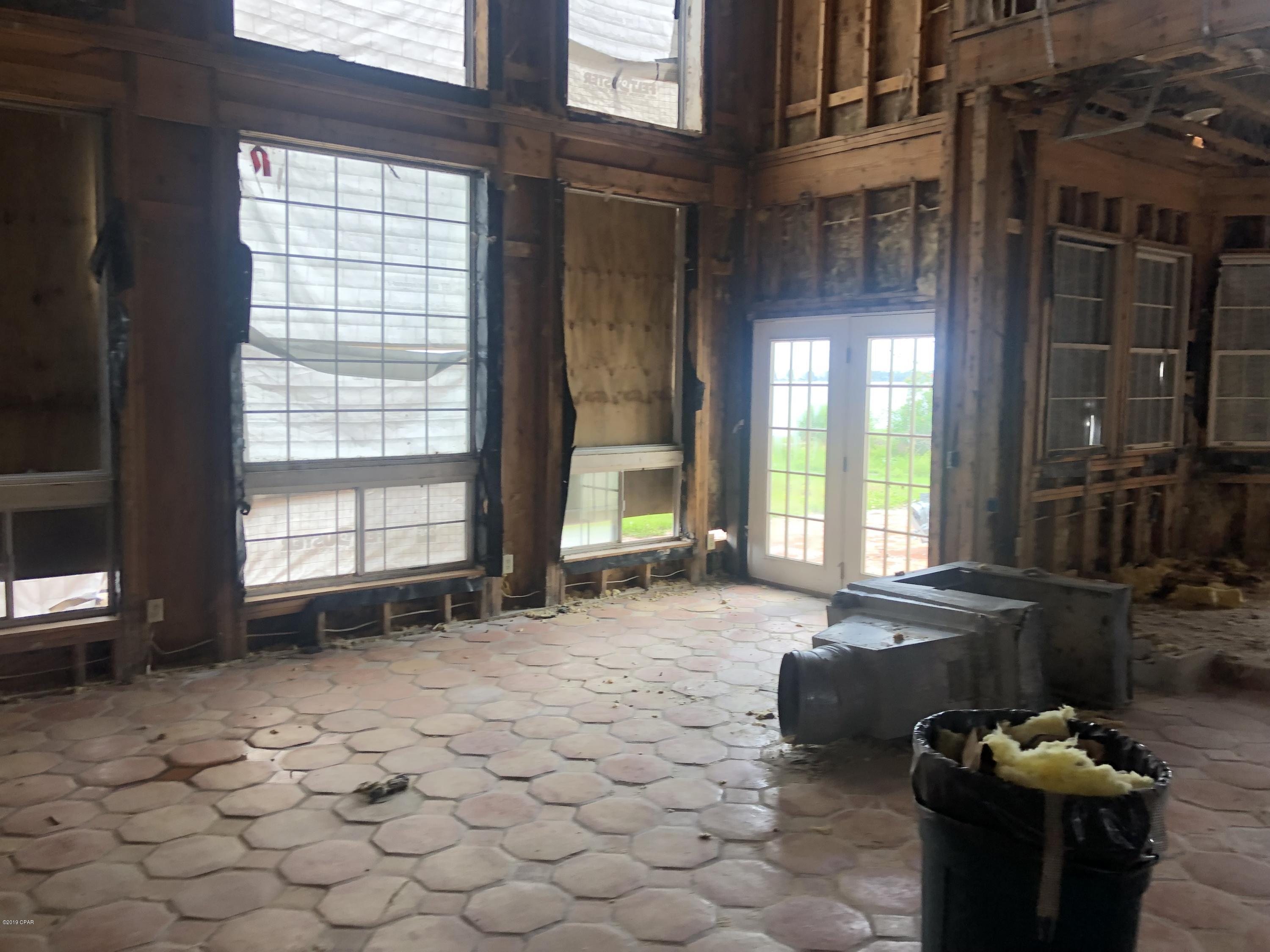 Tropical Bay - Residential