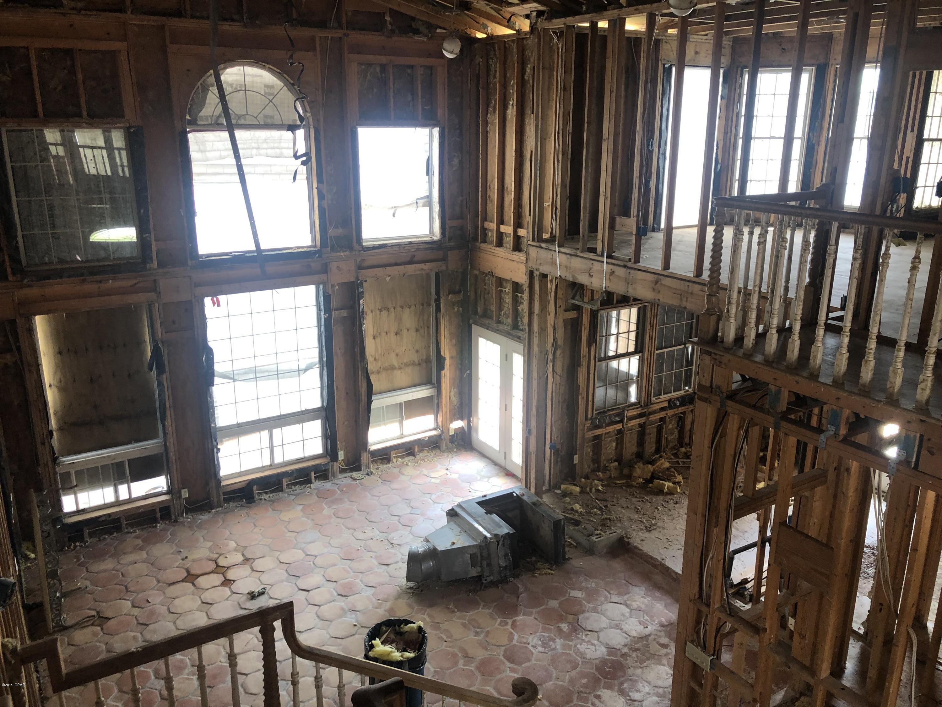 Tropical Bay - Residential