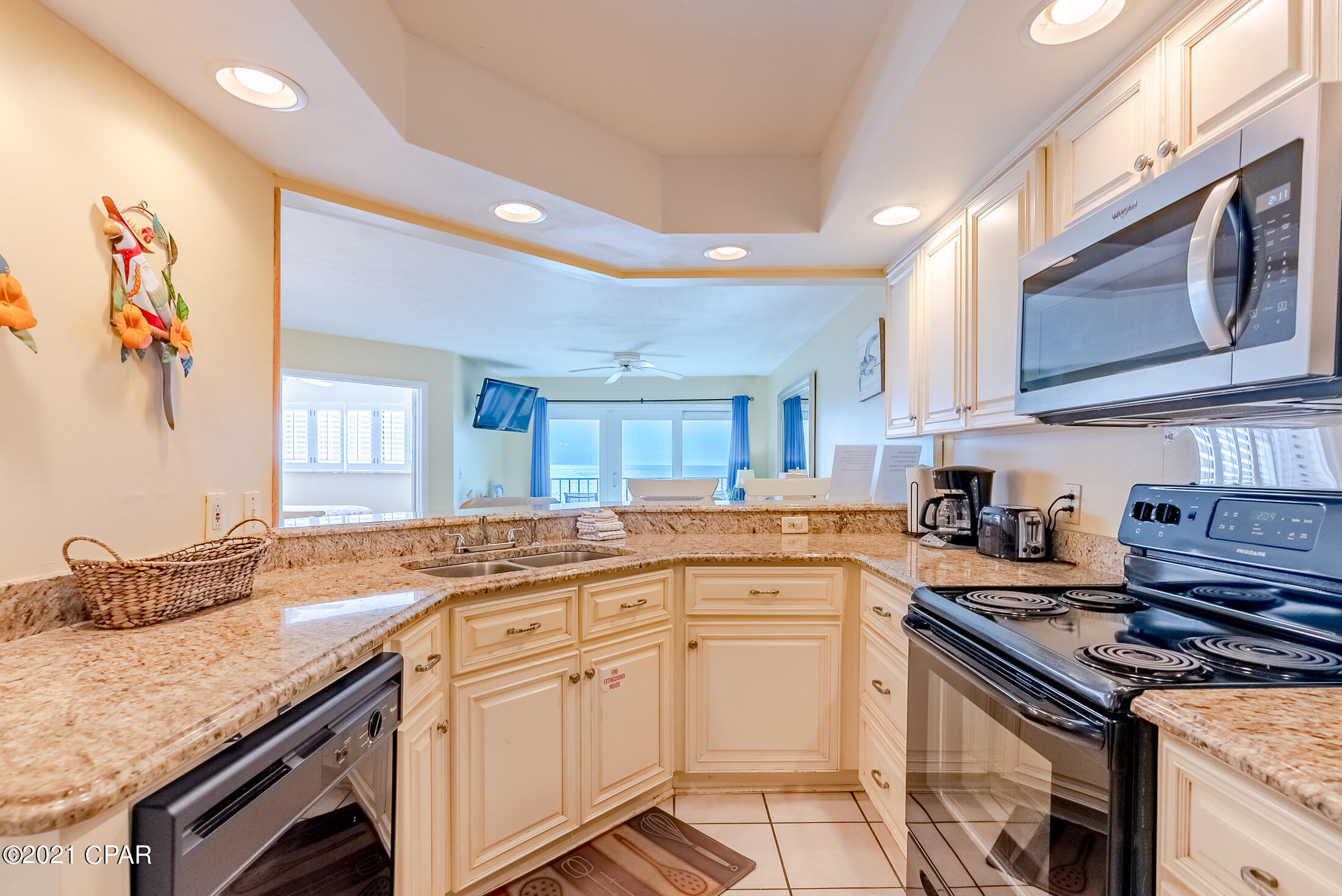 Summerhouse Condo. - Residential