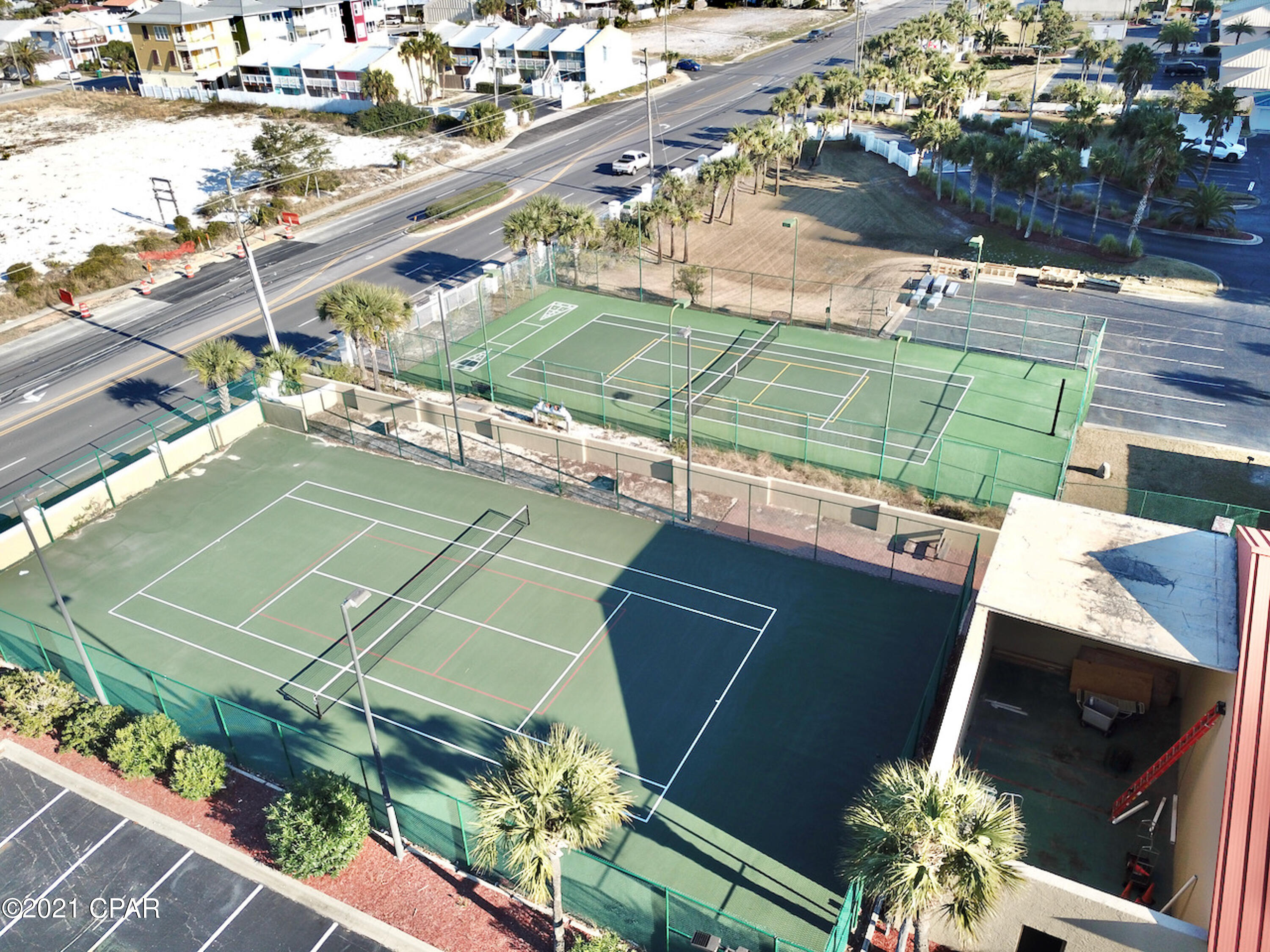 Summerhouse Condo. - Residential