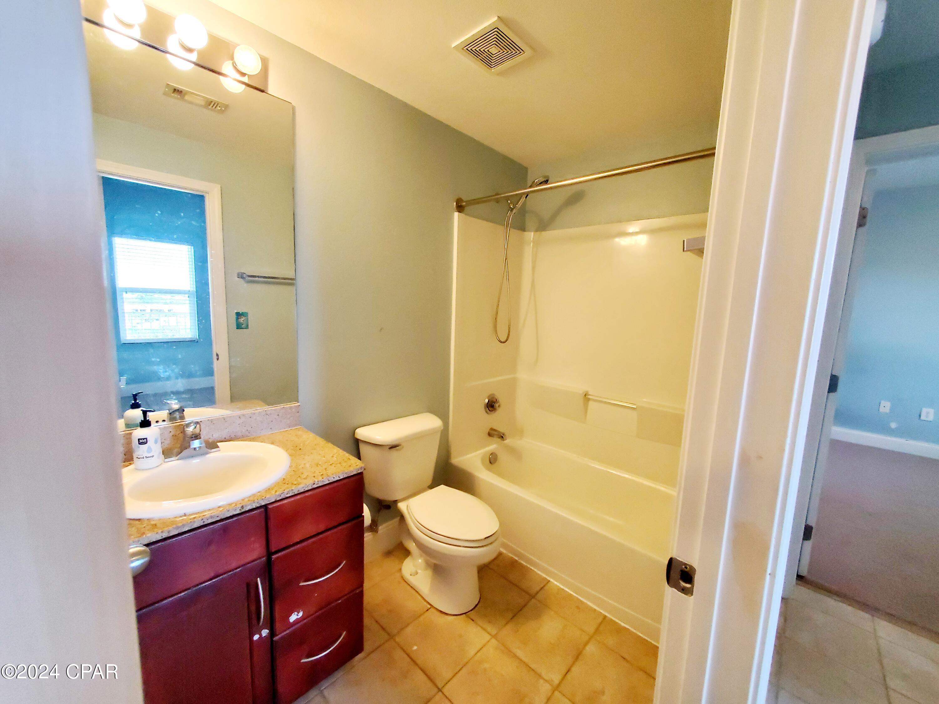 Laketown Wharf - Residential