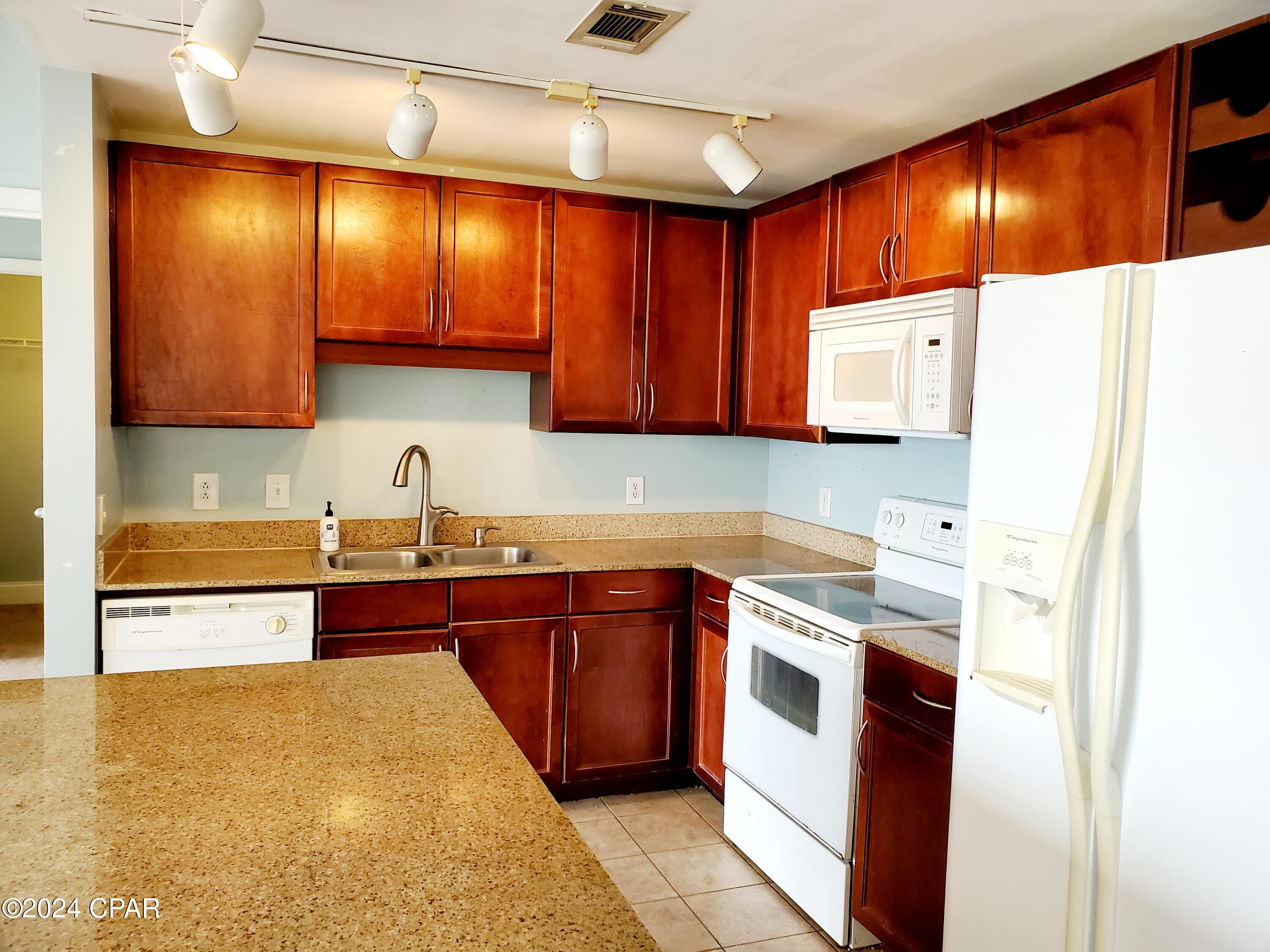 Laketown Wharf - Residential