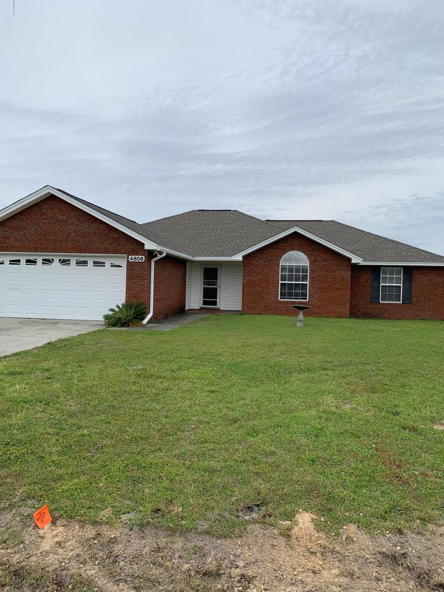 AGE, SQFT, ROOM & LOT SIZES ARE APPROXIMATE. QUALITY BUILT HOME FEATURING, BREAKFAST ROOM, DOUBLE VANITIES, SEPARATE SHOWER, WALKIN CLOSET IN MASTER SUITE. FIREPLACE, CEILING FANS - BAR IN KITCHEN-GREAT ROOM AREA. OPEN PATIO, SPRINKLER SYSTEM LARGE Florida room AND OUTSIDE SHOWER. EXTRA WORK AREA IN GARAGE - PULL DOWN STAIRS.