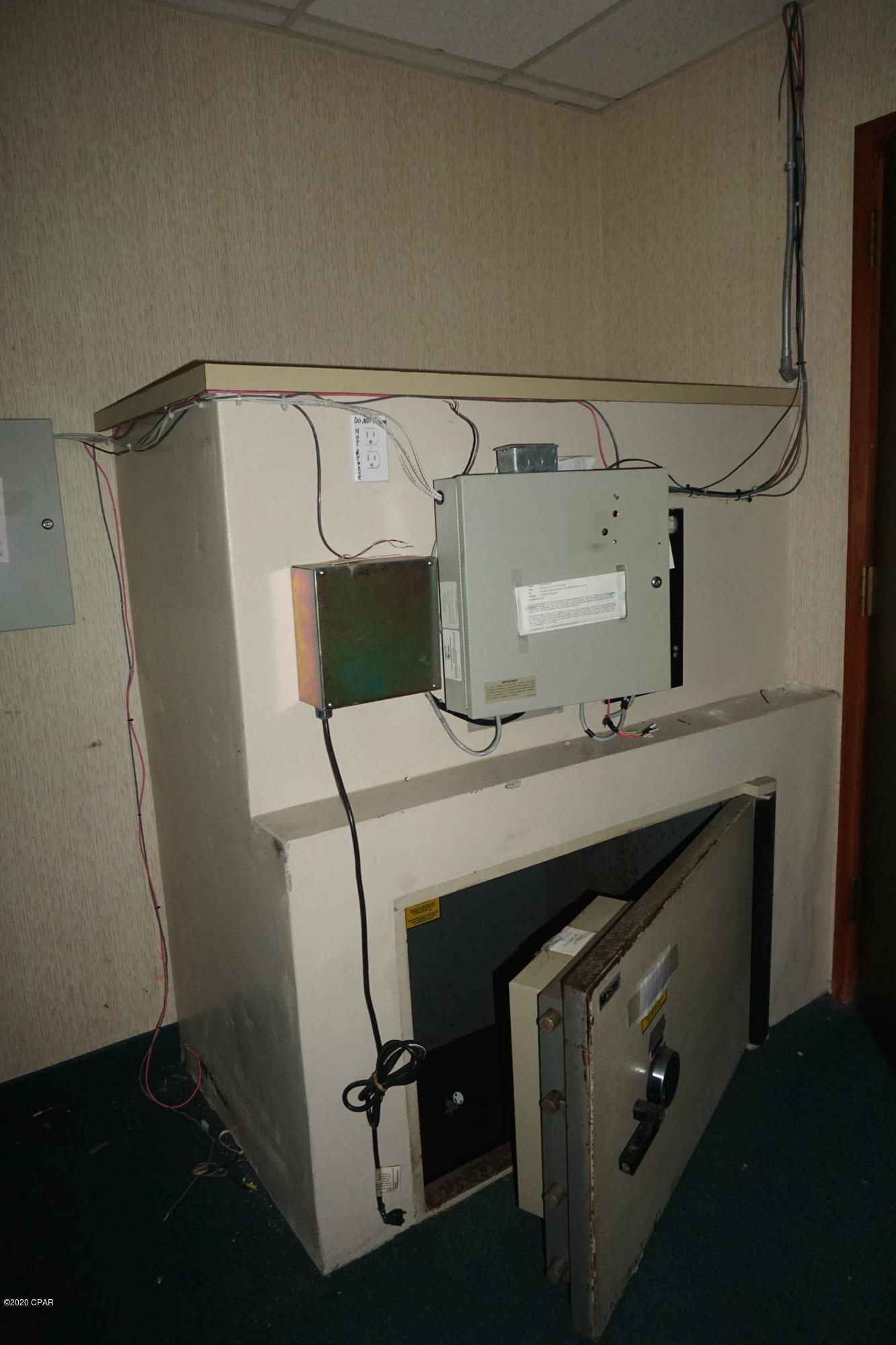 [No Recorded Subdiv] - Commercial Sale