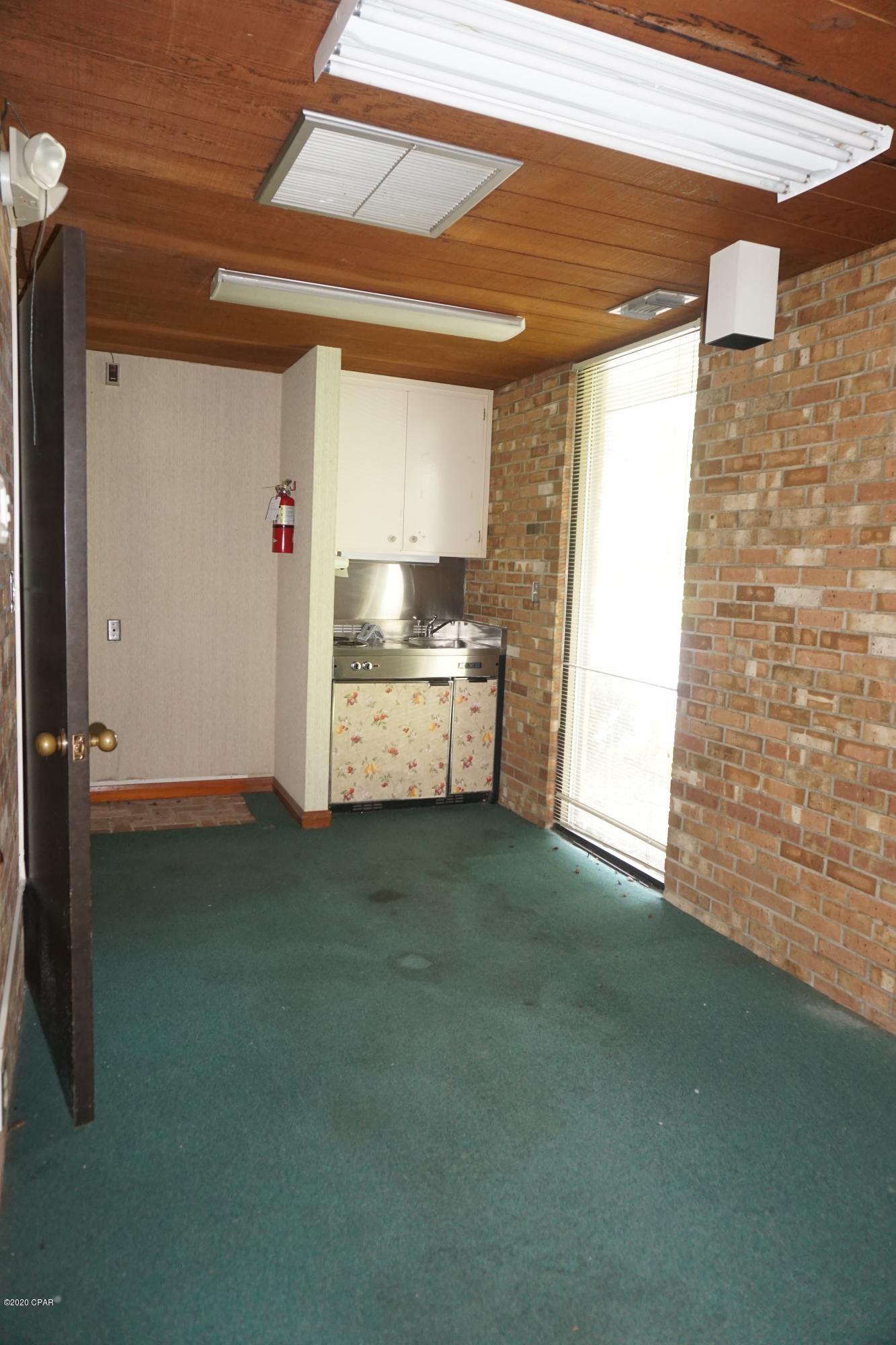 [No Recorded Subdiv] - Commercial Sale