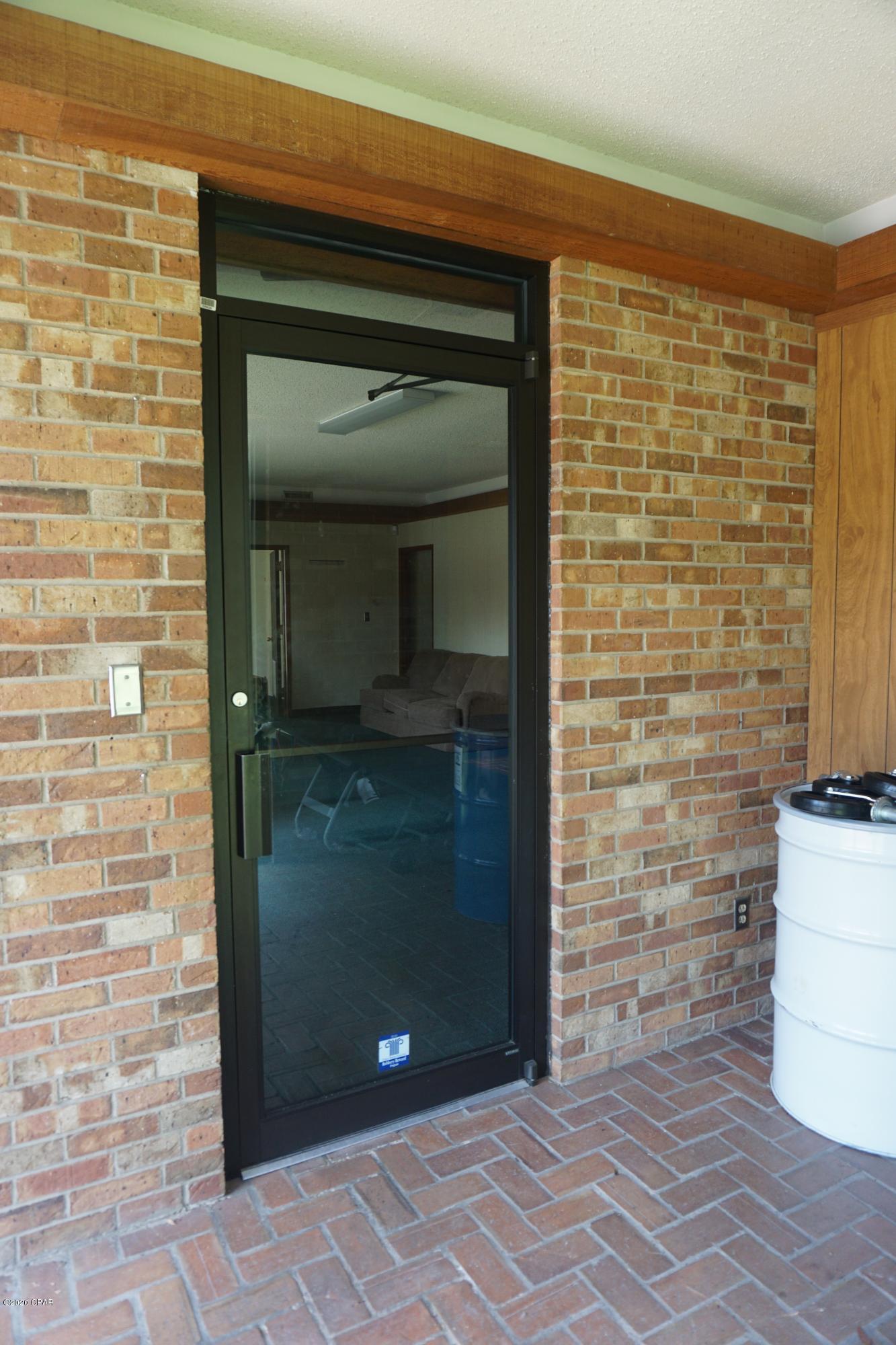 [No Recorded Subdiv] - Commercial Sale