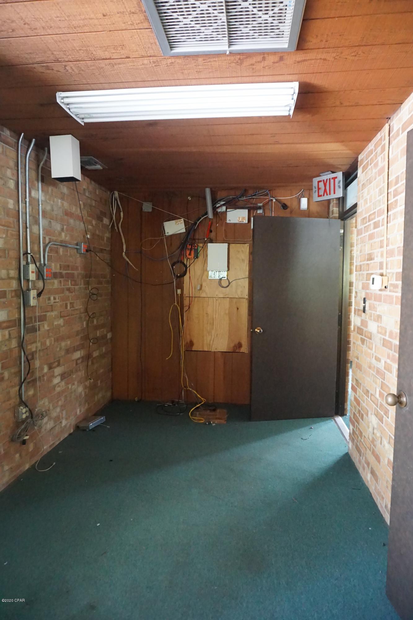 [No Recorded Subdiv] - Commercial Sale