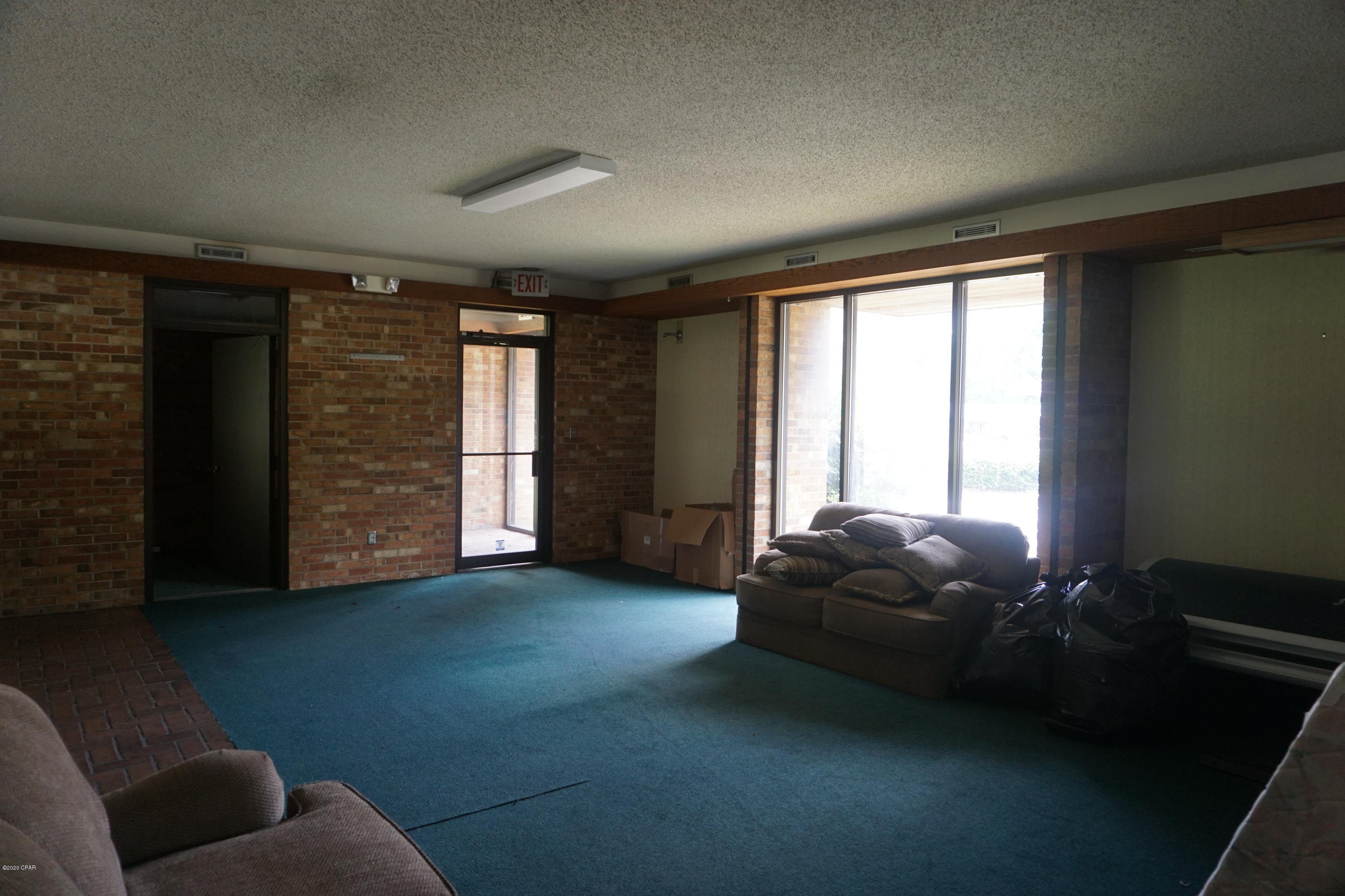 [No Recorded Subdiv] - Commercial Sale