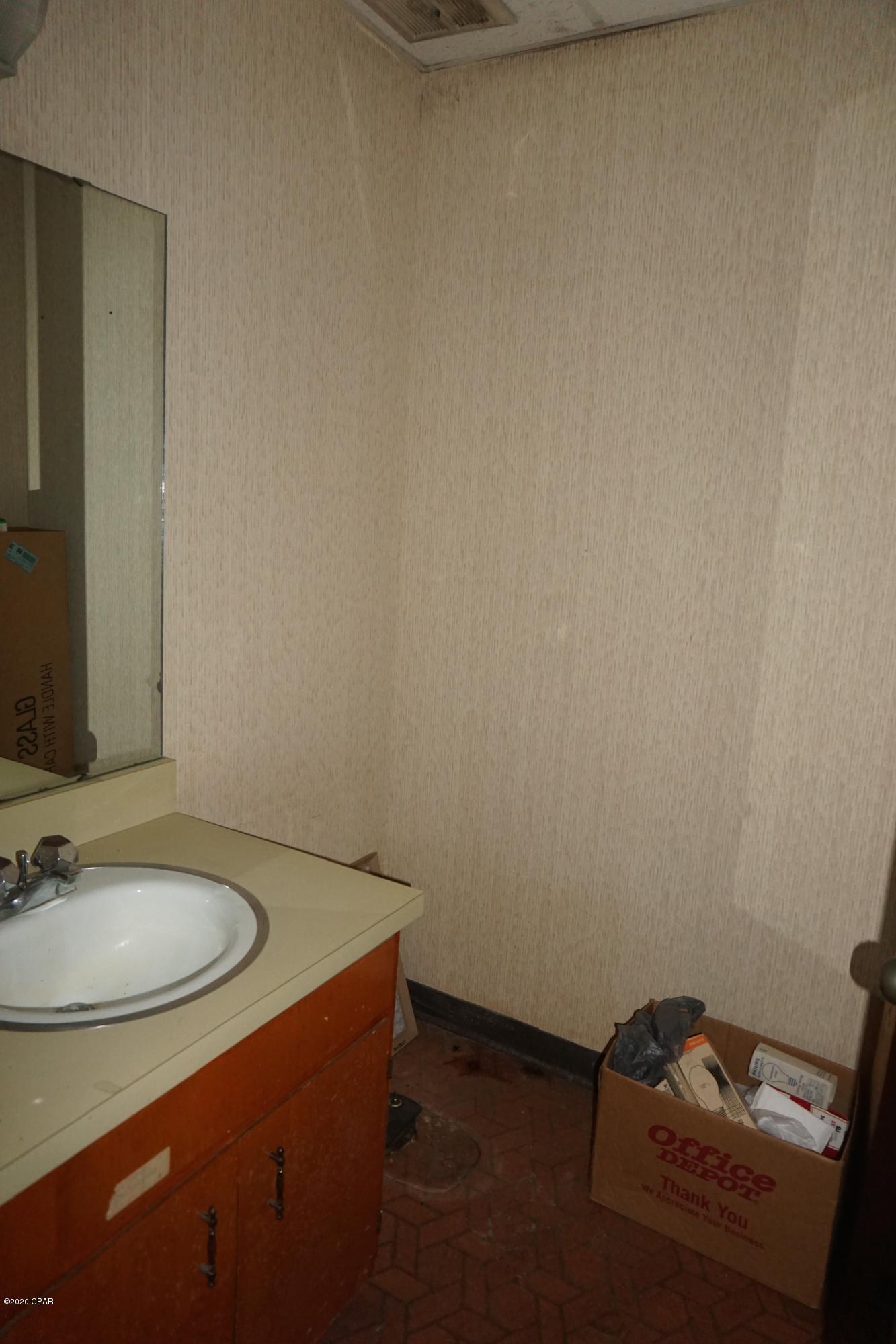 [No Recorded Subdiv] - Commercial Sale