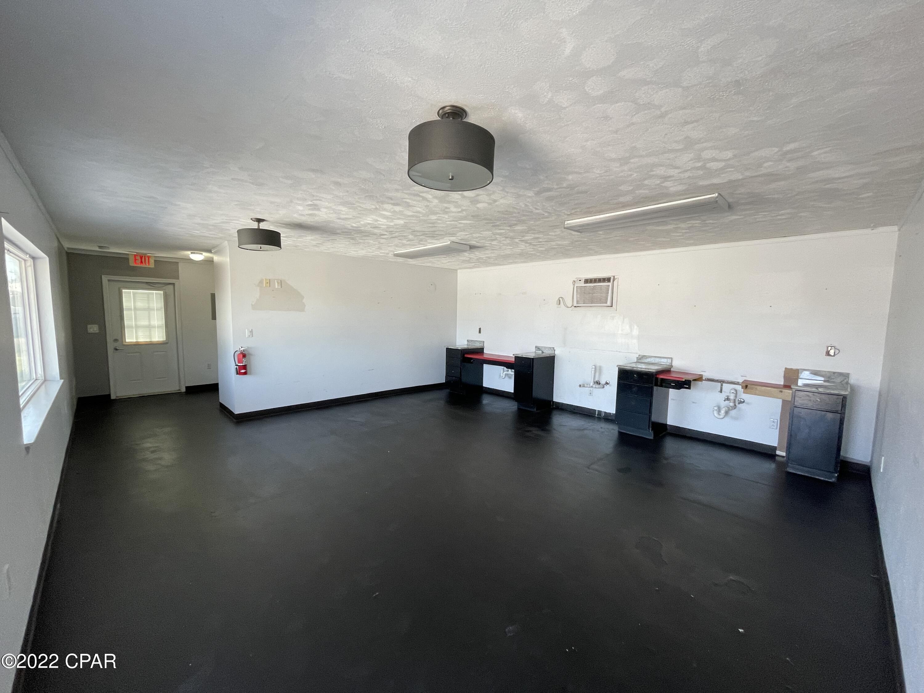 Springfield - Commercial Sale