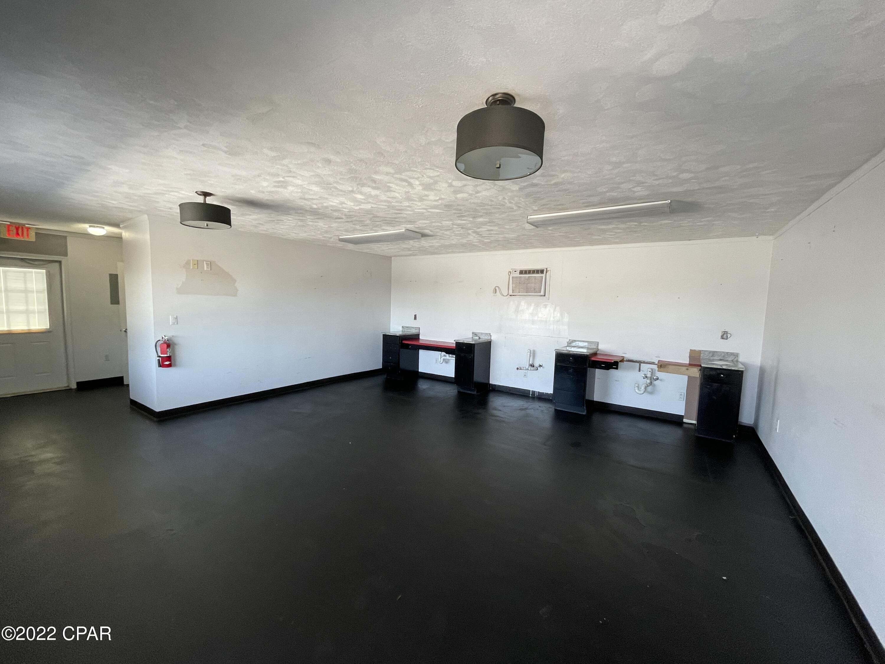 Springfield - Commercial Sale