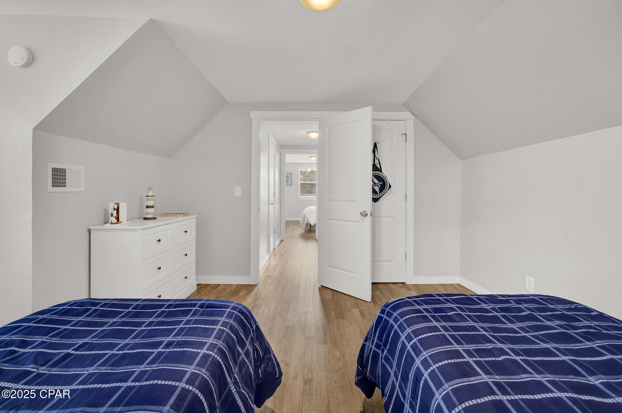 Laguna Beach Estates 7th Add - Residential