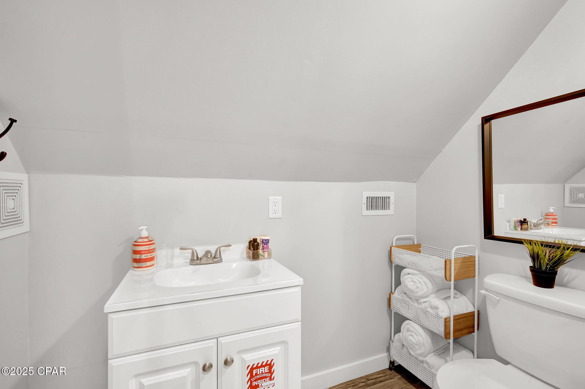 Laguna Beach Estates 7th Add - Residential