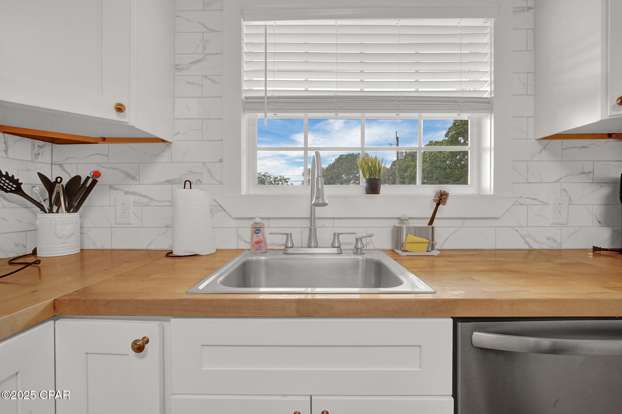 Laguna Beach Estates 7th Add - Residential