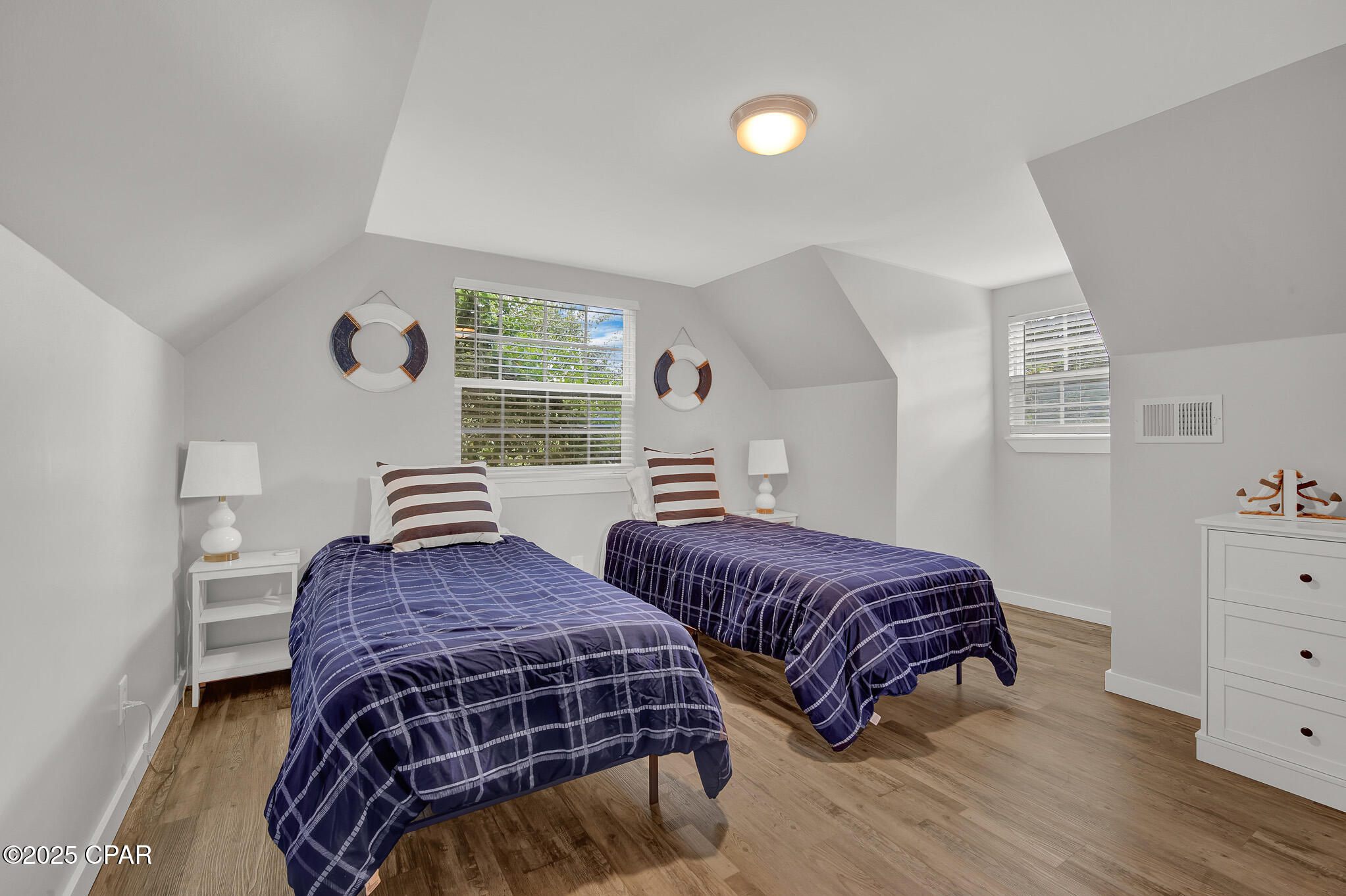 Laguna Beach Estates 7th Add - Residential