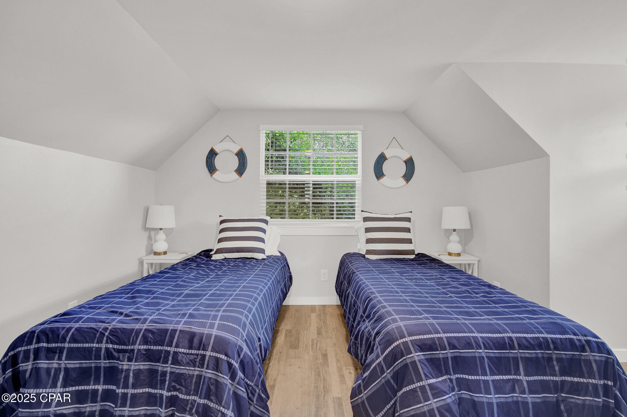 Laguna Beach Estates 7th Add - Residential