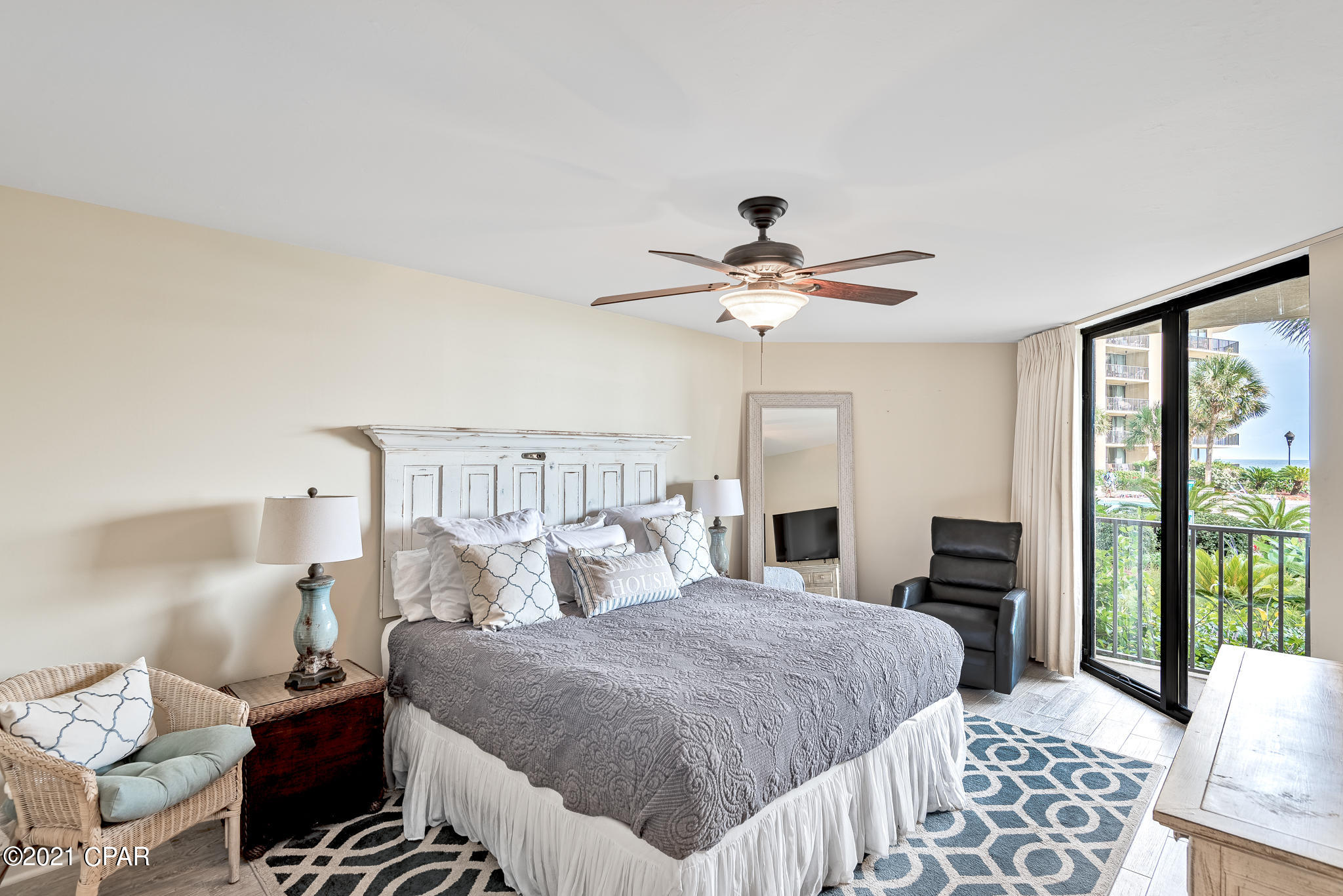 Summerhouse Condo. - Residential