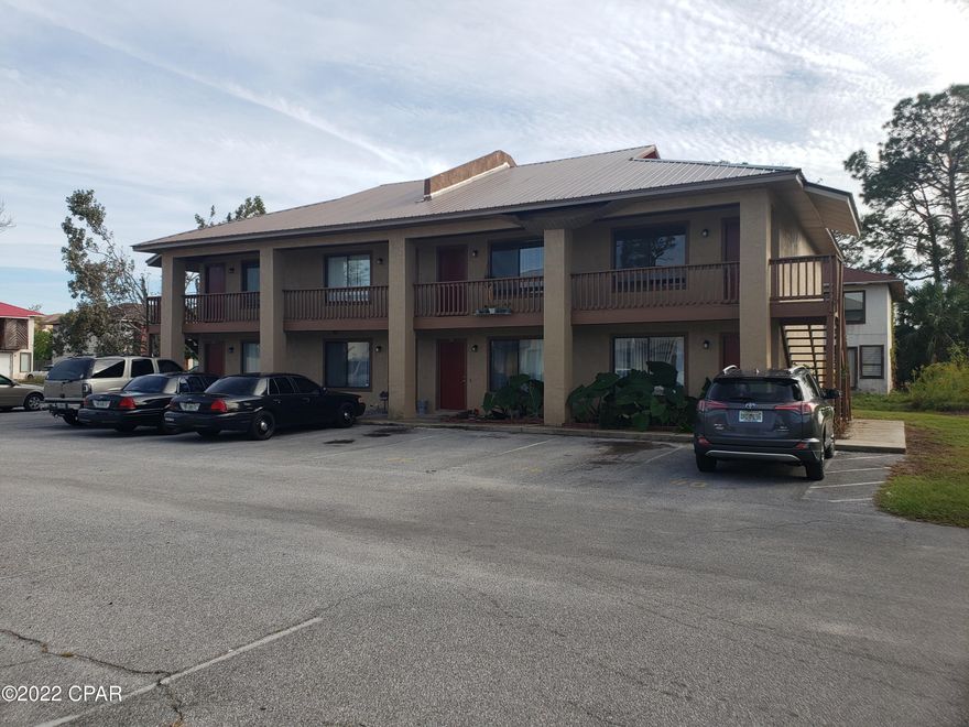 This is an up-stairs one bedroom, one bathroom apartment, located in town. There are inside washer and dryer hook-ups and the unit is tiled throughout. NO PETS. 



** NO SECURITY DEPOSIT (with approval) ask about Obligo**