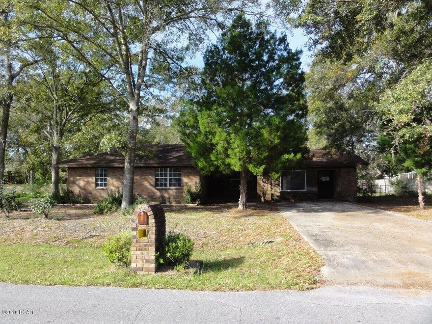 Ranch home located in the Lynn Haven subdivision! Great opportunity for an investor! Spacious living room with separate dining area! Kitchen features stained cabinets and a view to the fireside family room with vaulted ceilings! Master bedroom with private bathroom! Secondary bedrooms share a full bathroom! A must see! Please show and submit your offer today!