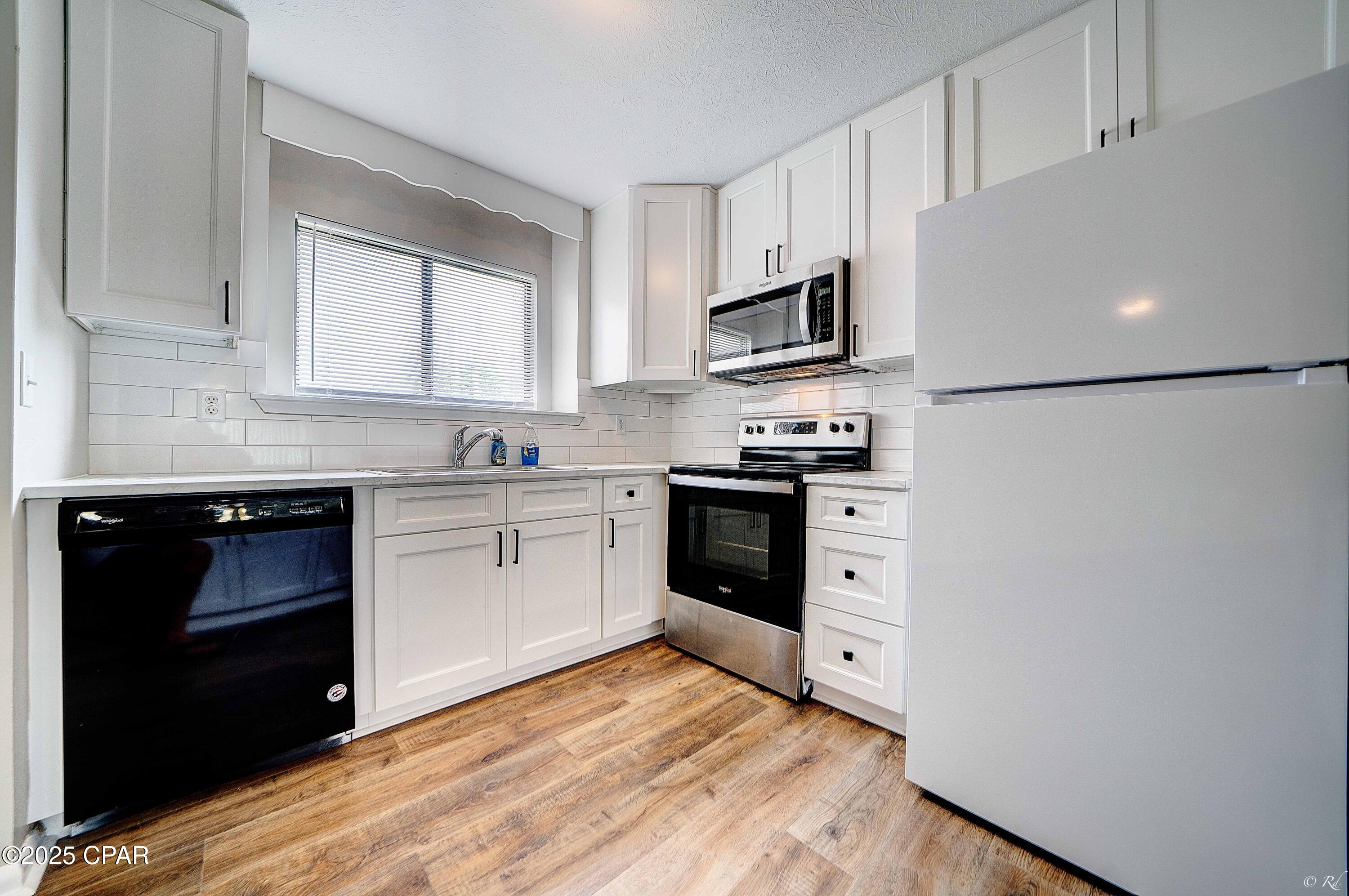 [No Recorded Subdiv] - Residential Lease