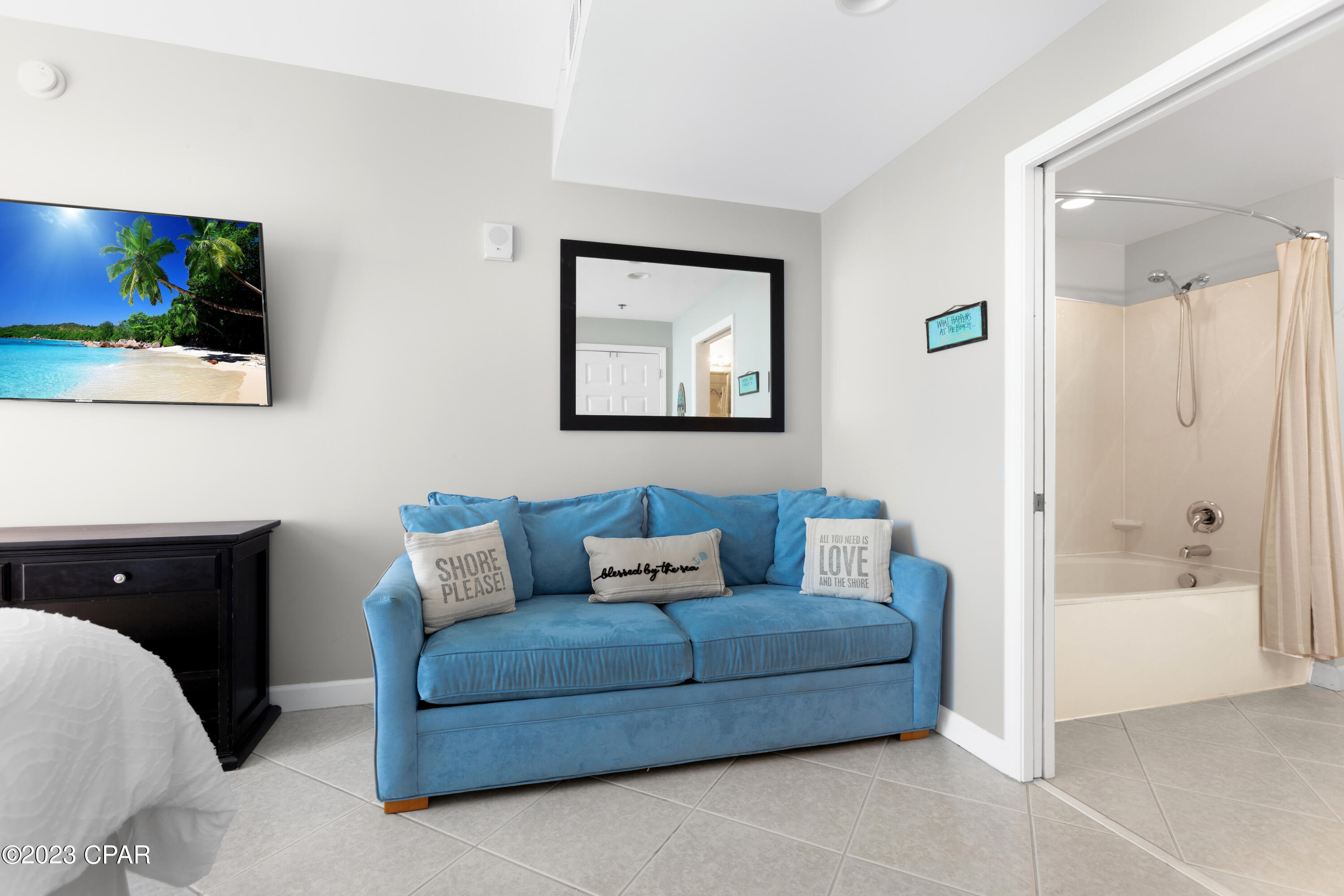 Splash Condo - Residential