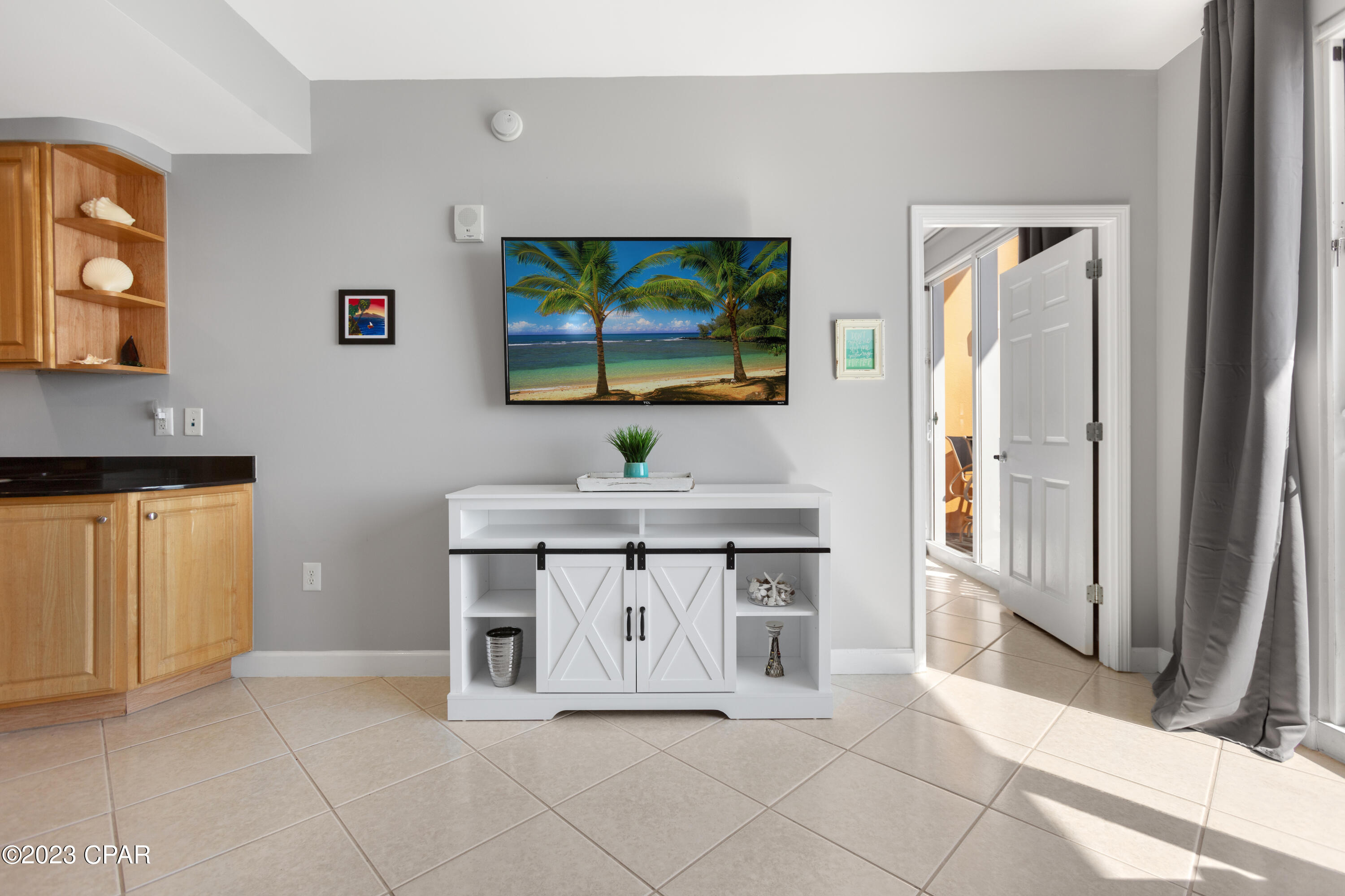 Splash Condo - Residential