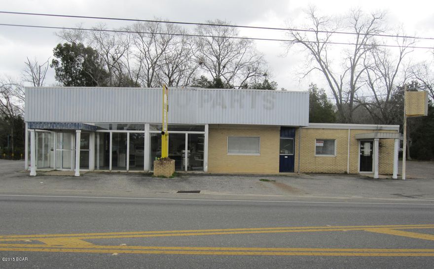 MAJOR PRICE REDUCTION!!! SUPER LOCATION - GREAT OPPORTUNITY! -- WAS $250,000! NE Corner of Hwy 79 (Waukesha St.) and Moore St.; Bonifay, Florida, 200FT South of Hwy 90. Property is 150± FT W on Hwy 79 by 140 D on Moore St. The Building has 7,500 SQ FT TOTAL (Showroom, Office, Warehouse, Storage, Work Area). Two Front Entrances (One Retail; One Office). Warehouse has LG. Roll Up Door. LG. Mezzanine Area above part of Warehouse. Zoned Comm. City Water and Sewer. Traffic Count is 11,800 on Hwy 79 and 5,000 on Hwy 90 (FDOT 2015). Located North of and Adjacent to Tom Thumb Gas & C-Store, Family Dollar and across from AllState Insurance, BP Gas & C-Store and Memorial Field. Purchaser should verify all information which is important to them. The Seller is a licensed FL Real Estate Broker.