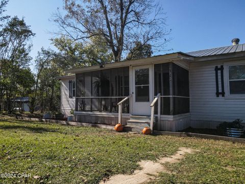 A home in Grand Ridge