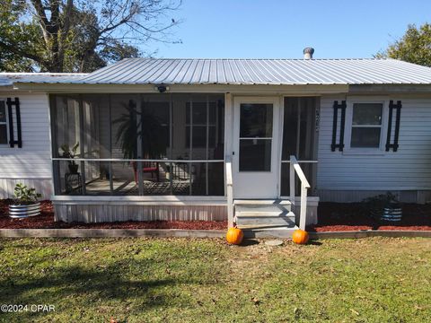 A home in Grand Ridge