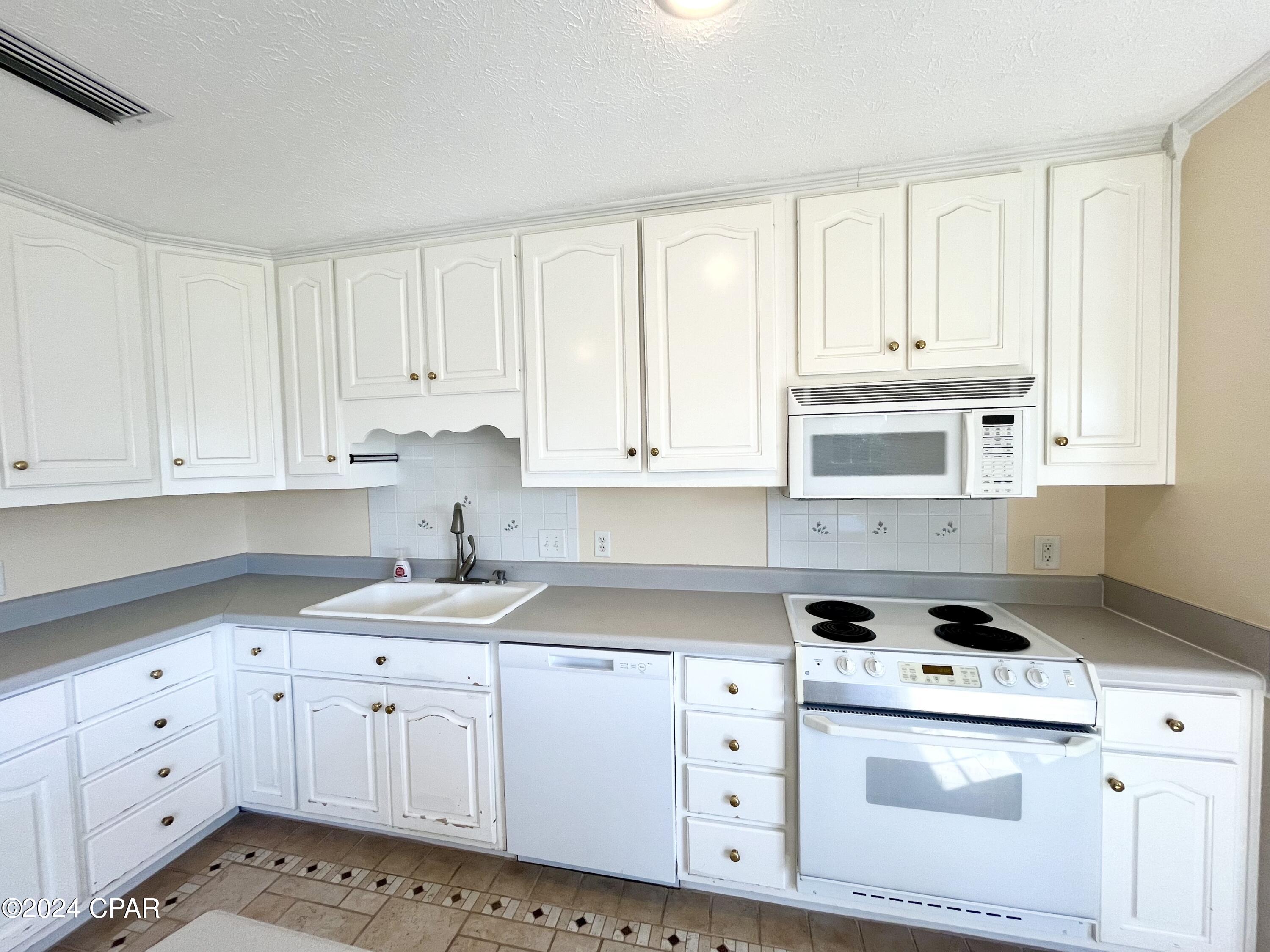 Mowat Highlands Ph V - Residential