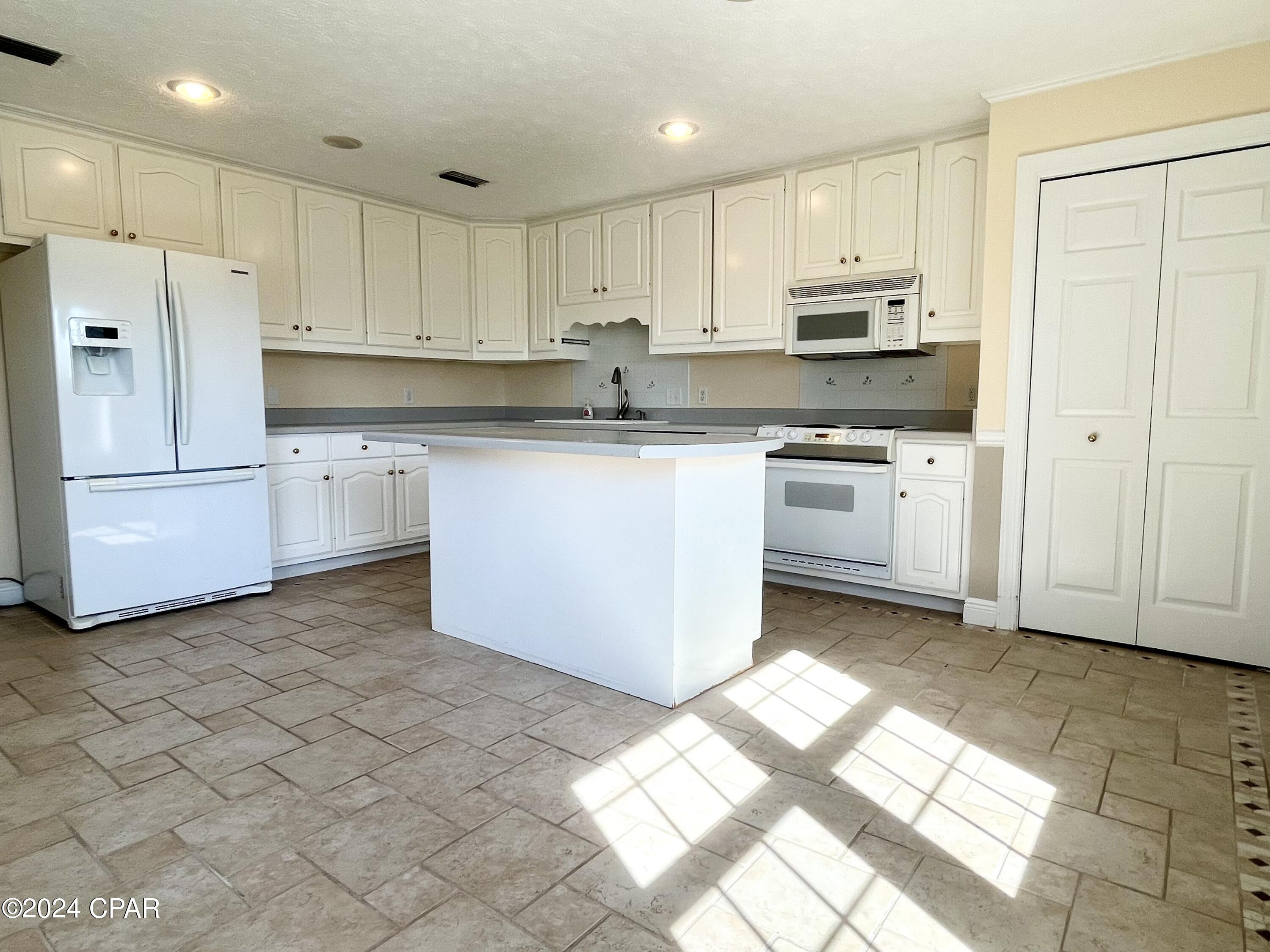 Mowat Highlands Ph V - Residential