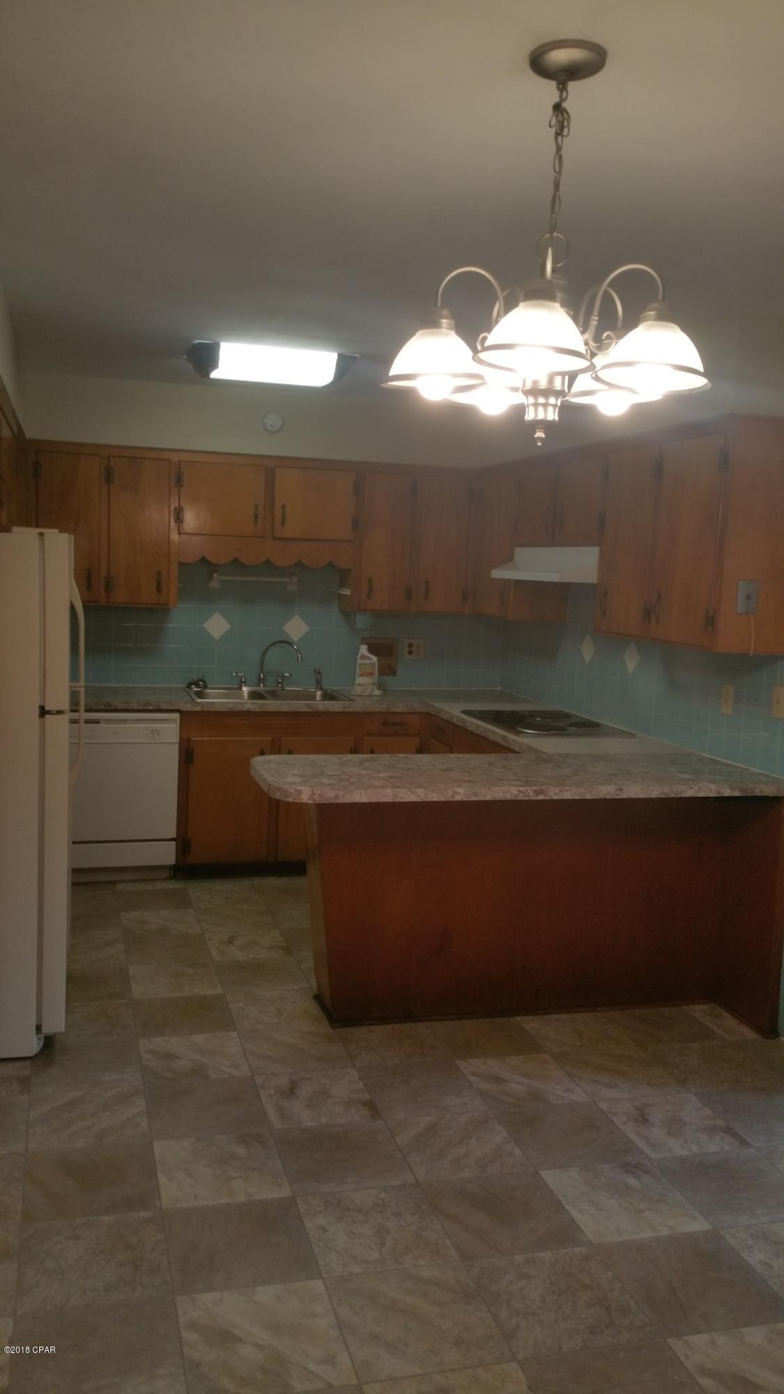 Bay Park Manor Replat - Residential Lease