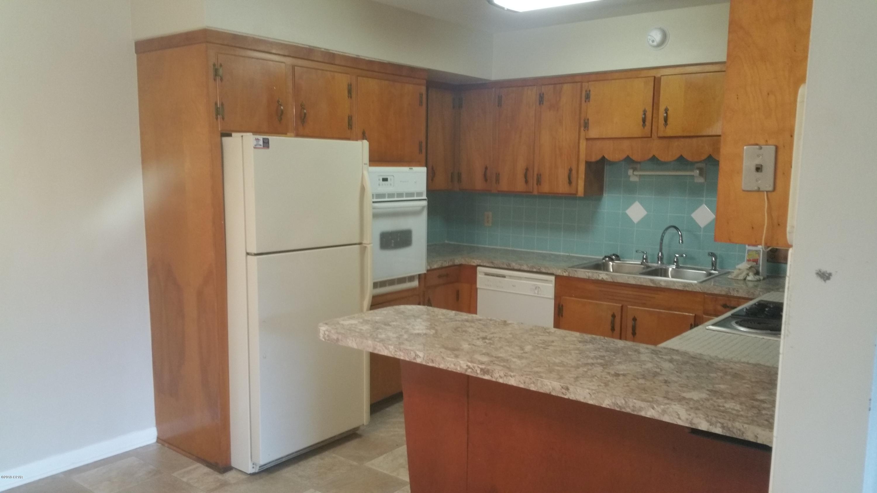 Bay Park Manor Replat - Residential Lease