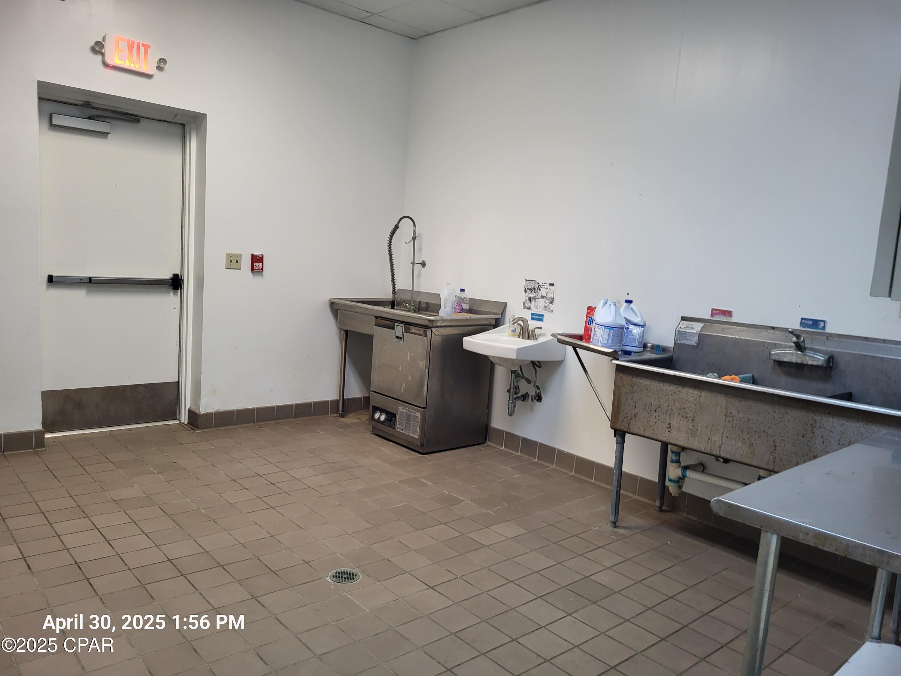 [No Recorded Subdiv] - Commercial Sale