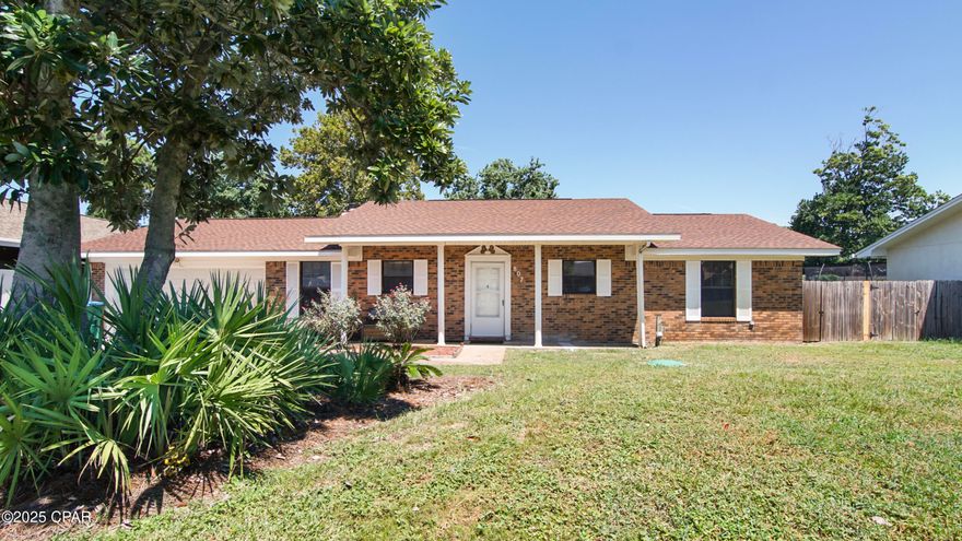 Step into this delightful 3-bedroom, 2-bathroom home and feel instantly at ease—it's the perfect blend of comfort and charm. The spacious living room features a fully functional wood-burning fireplace, ideal for cozy evenings. The garage not only has the space for 2 cars- it also has extra storage space and a laundry room! 

Pet lovers will appreciate the large, pet-friendly yard

*Tenant responsible for all utilities*
