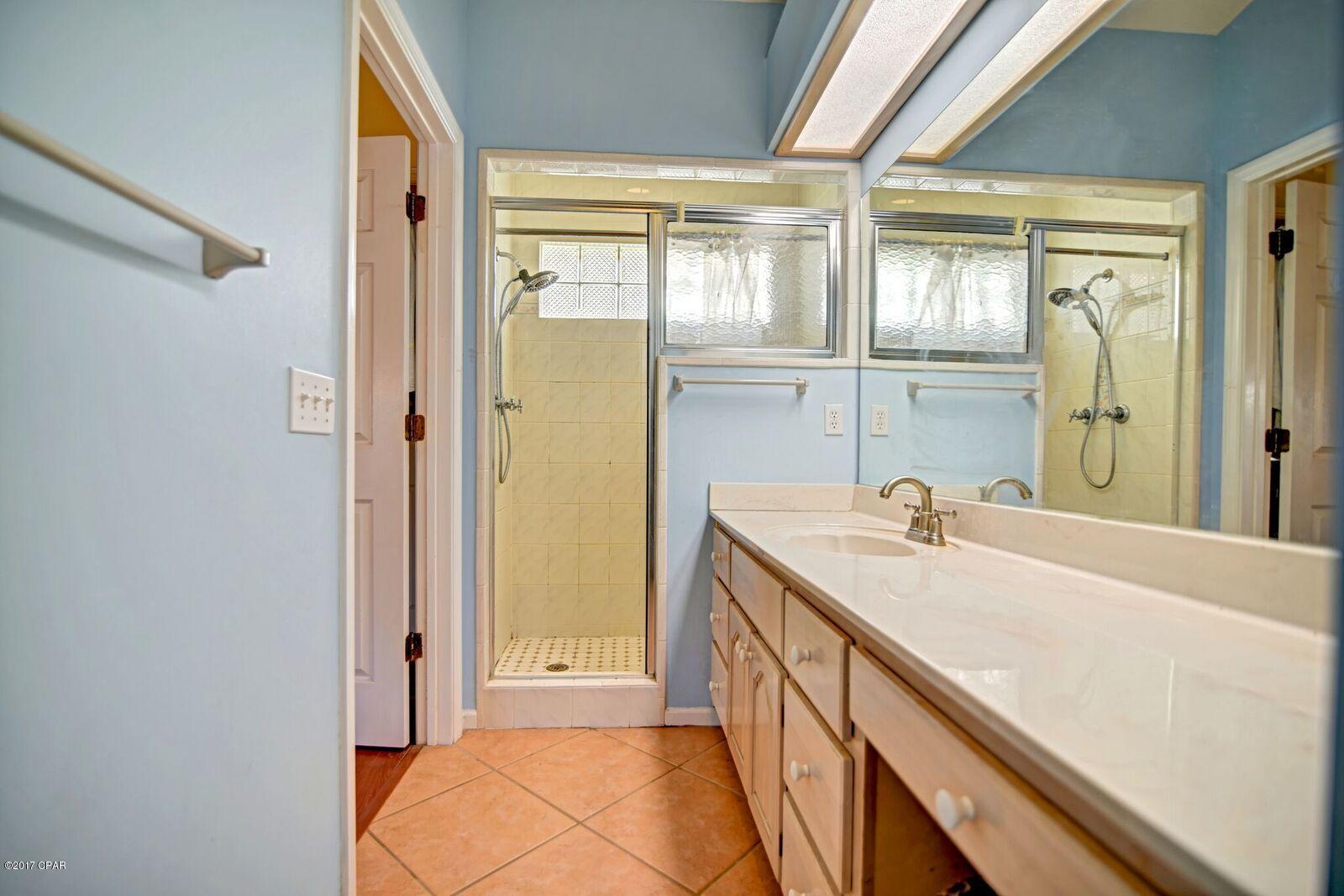 Bid-A-Wee North 1st Add - Residential