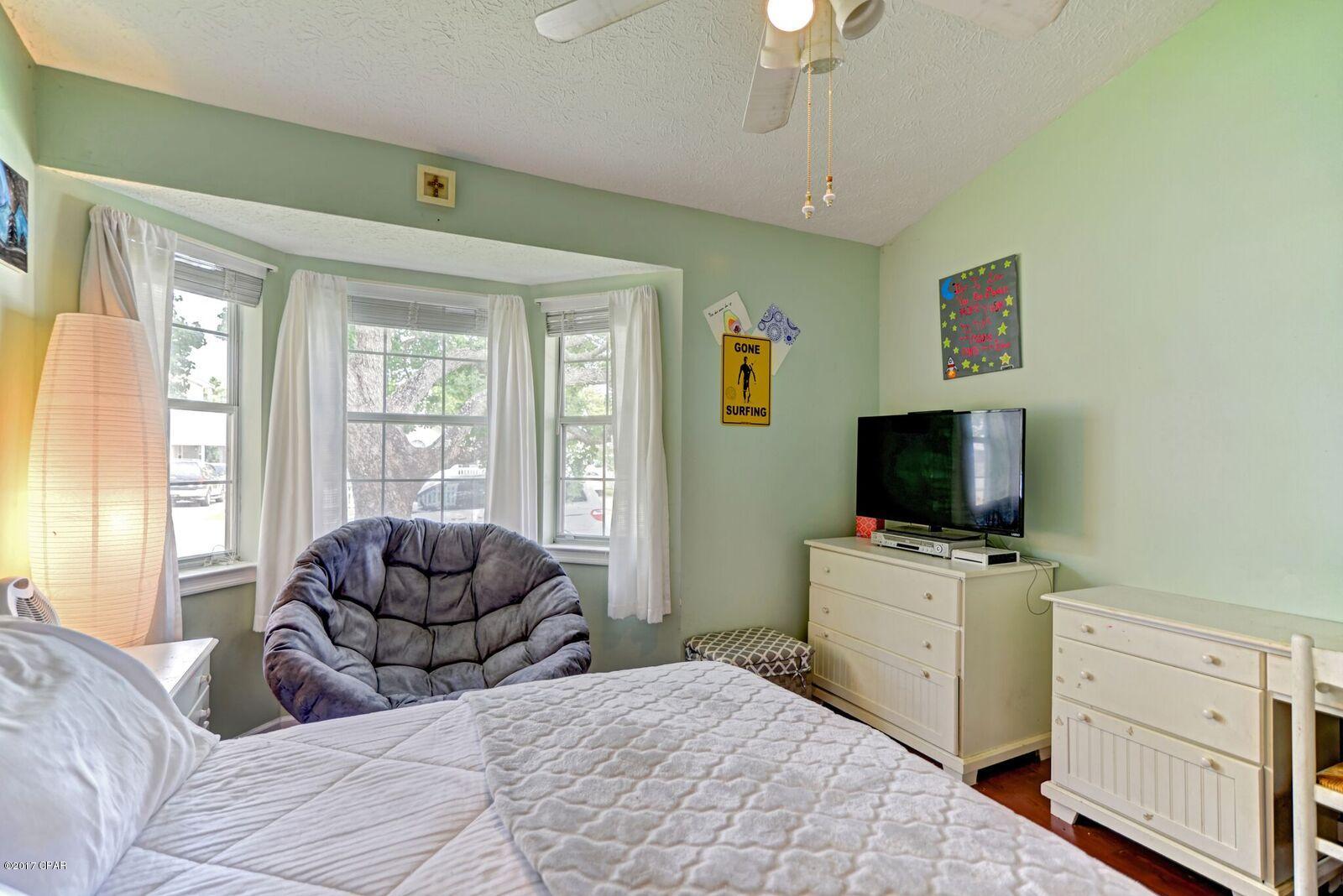 Bid-A-Wee North 1st Add - Residential