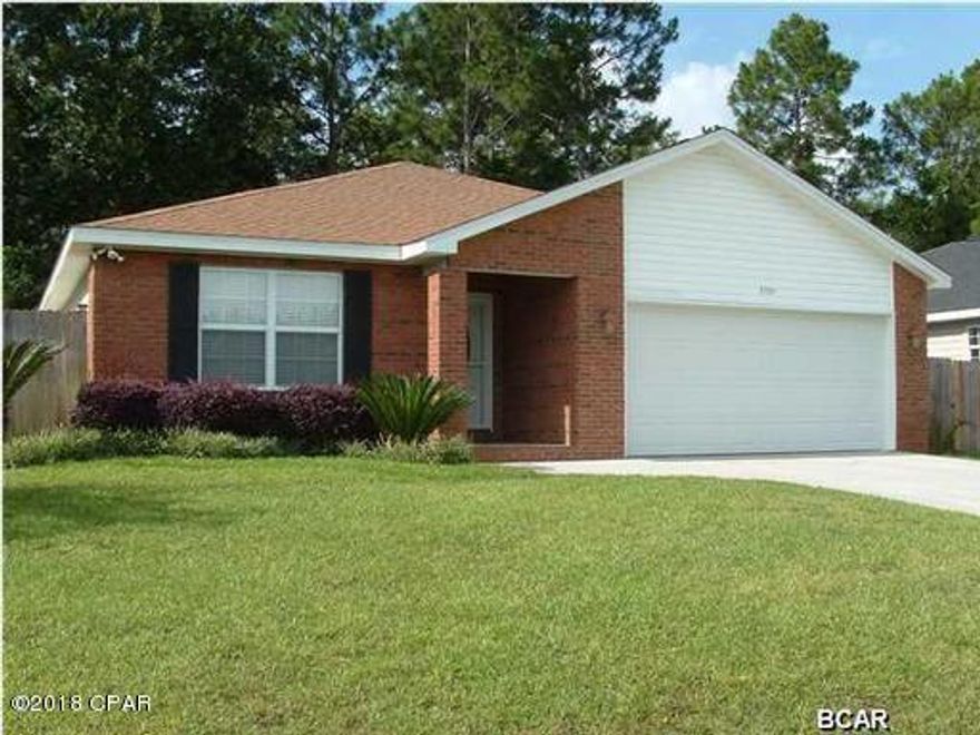 Available Now: Cul-de-sac located in Springfield with 10ft ceilings and vaulted ceiling in the master bedroom. large eat-in kitchen with bar, his and her desks in the living room, large walk-in closet, double vanity & large tub in the master bath. Landscaped & fenced backyard with sprinkler system on a separate water meter. 



*All pets are part of the application process and subject to the homeowner's approval



*1/2 security deposit for active military



All Measurements are approximate