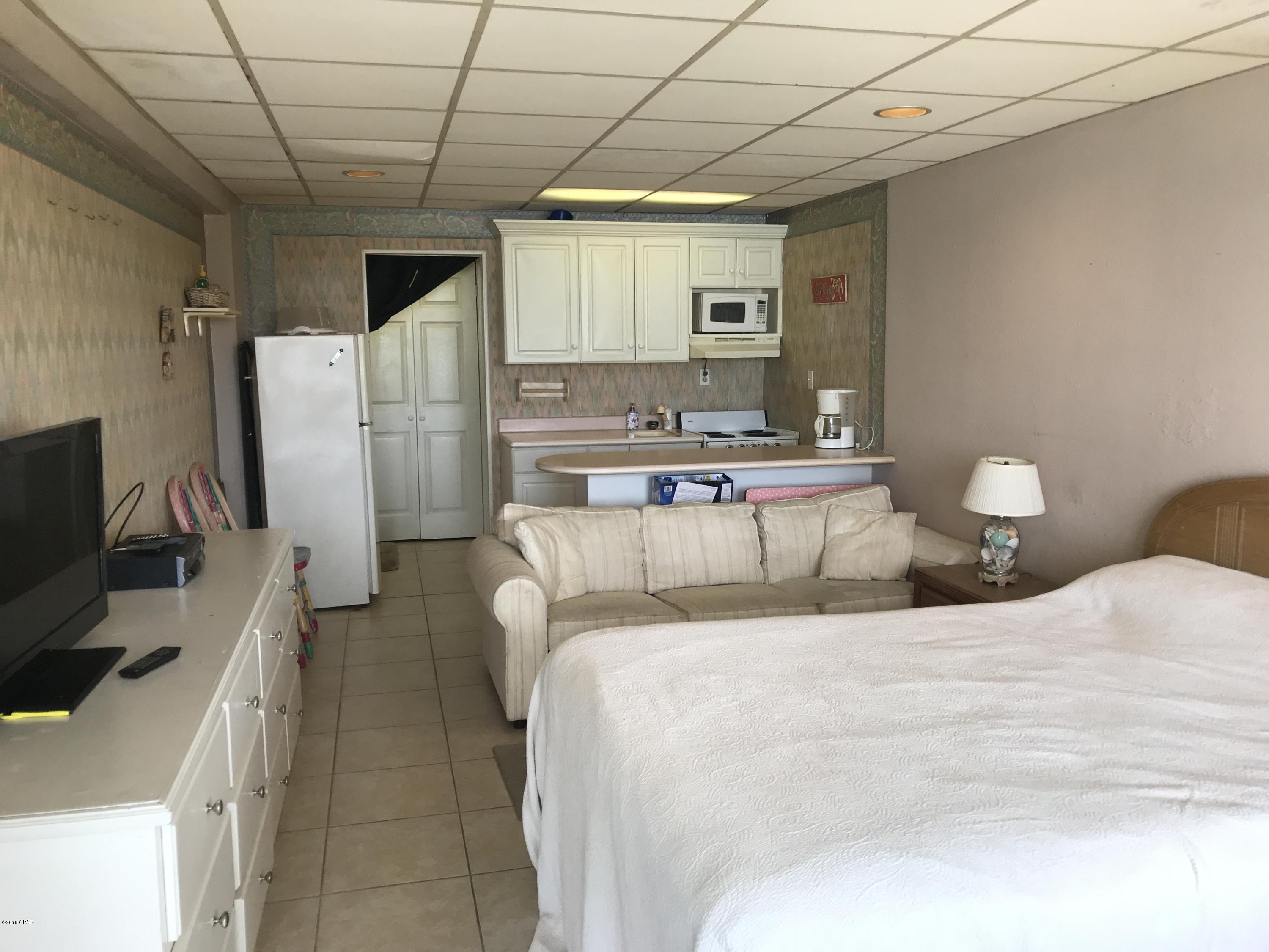 Fontainebleau Terrace - Residential