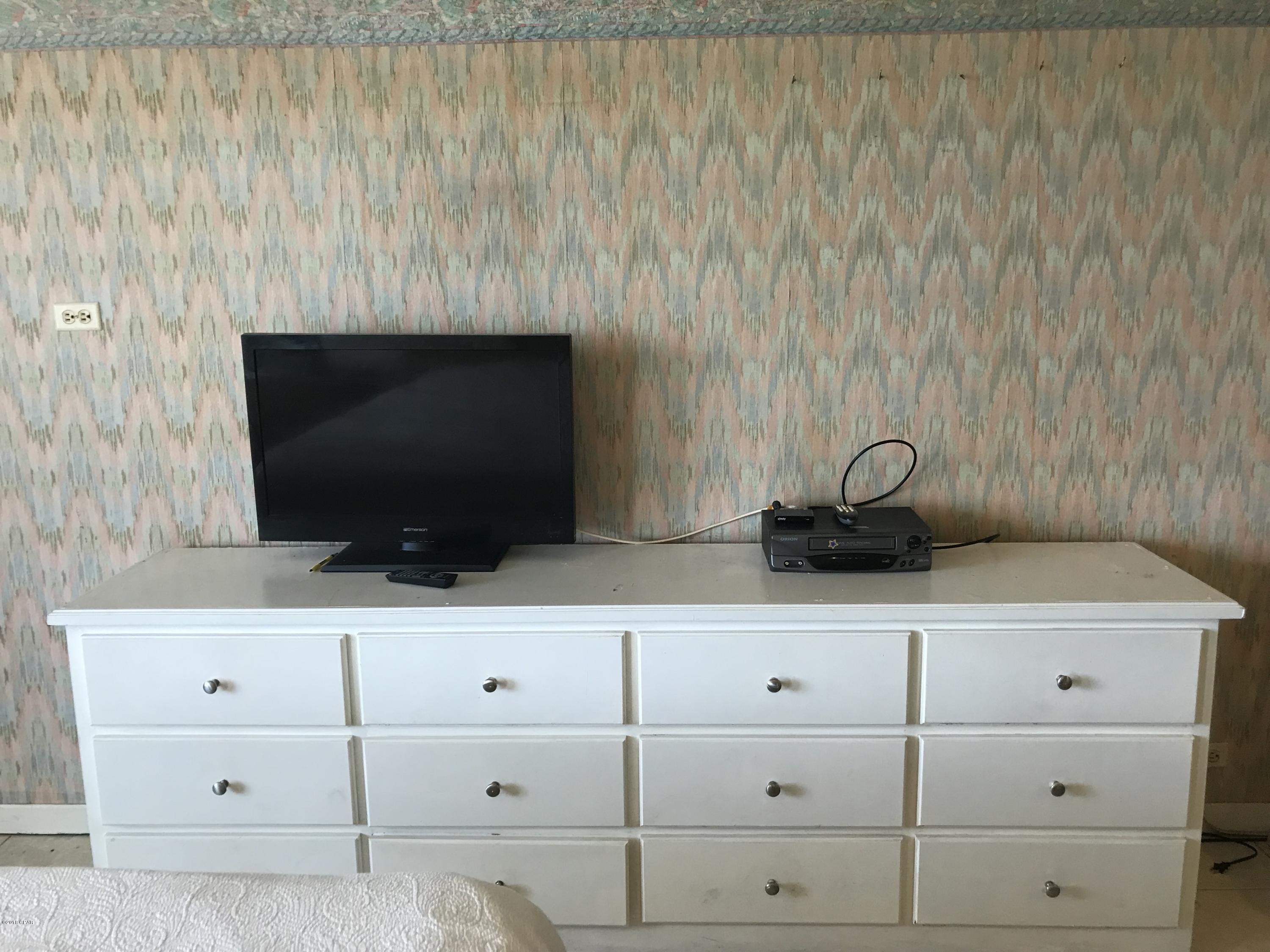 Fontainebleau Terrace - Residential